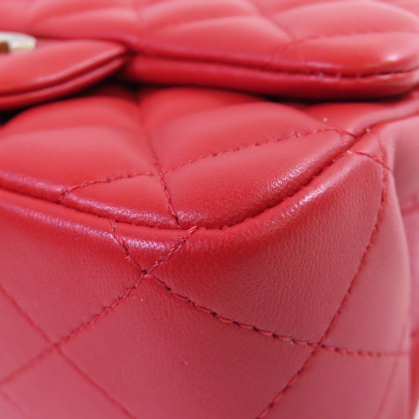 CHANEL 菱格羊皮皮革Classic Mini Square Chain Shoulder Bag金扣鏈帶肩背袋紅色