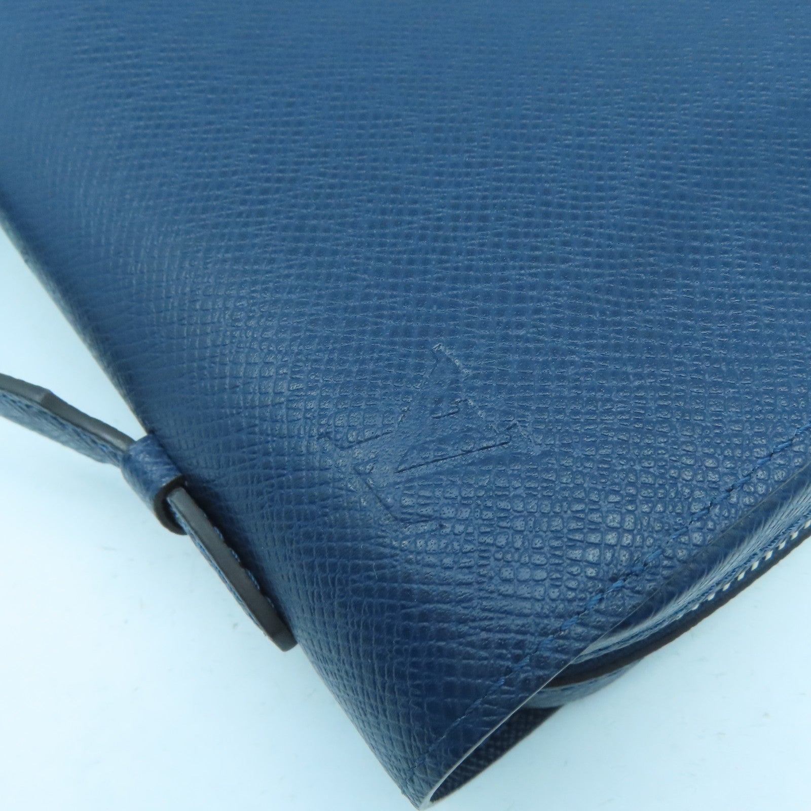 LOUIS VUITTON 【激減優惠】Taiga皮革Zippy XL銀扣手挽袋藍色