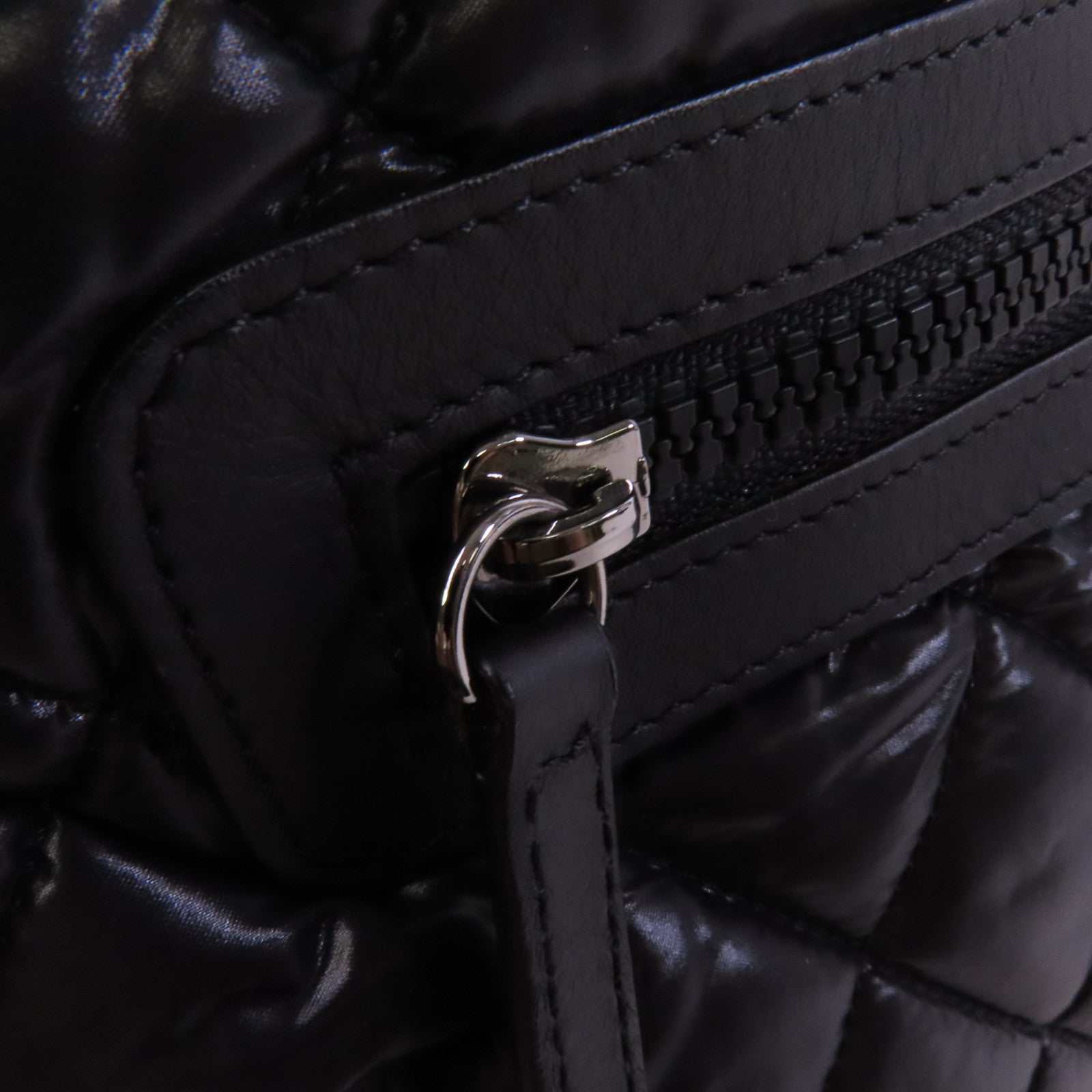 CHANEL 尼龍Coco Cocoon銀扣肩背袋