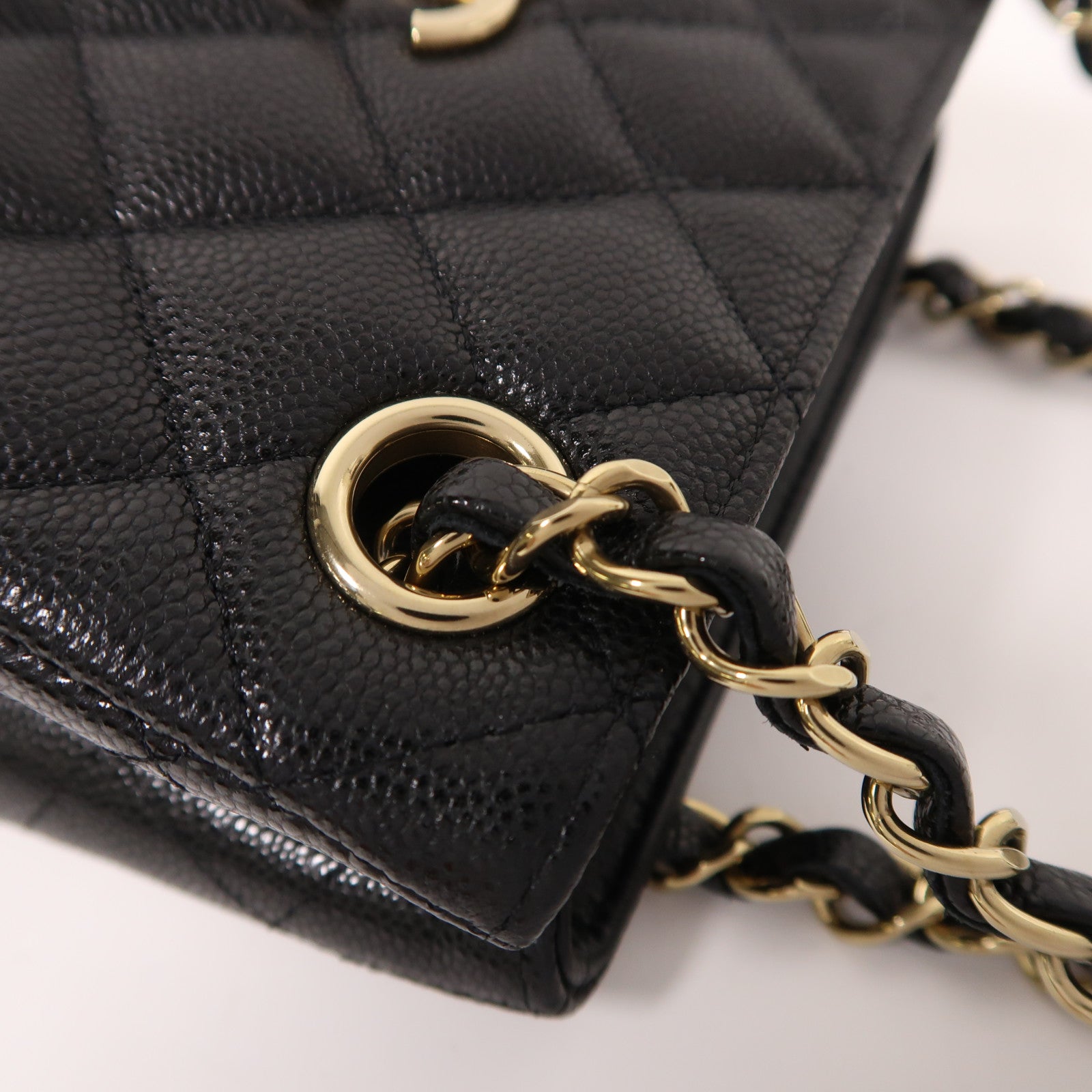 CHANEL 牛皮皮革Bucket Bag金扣鏈帶肩背袋