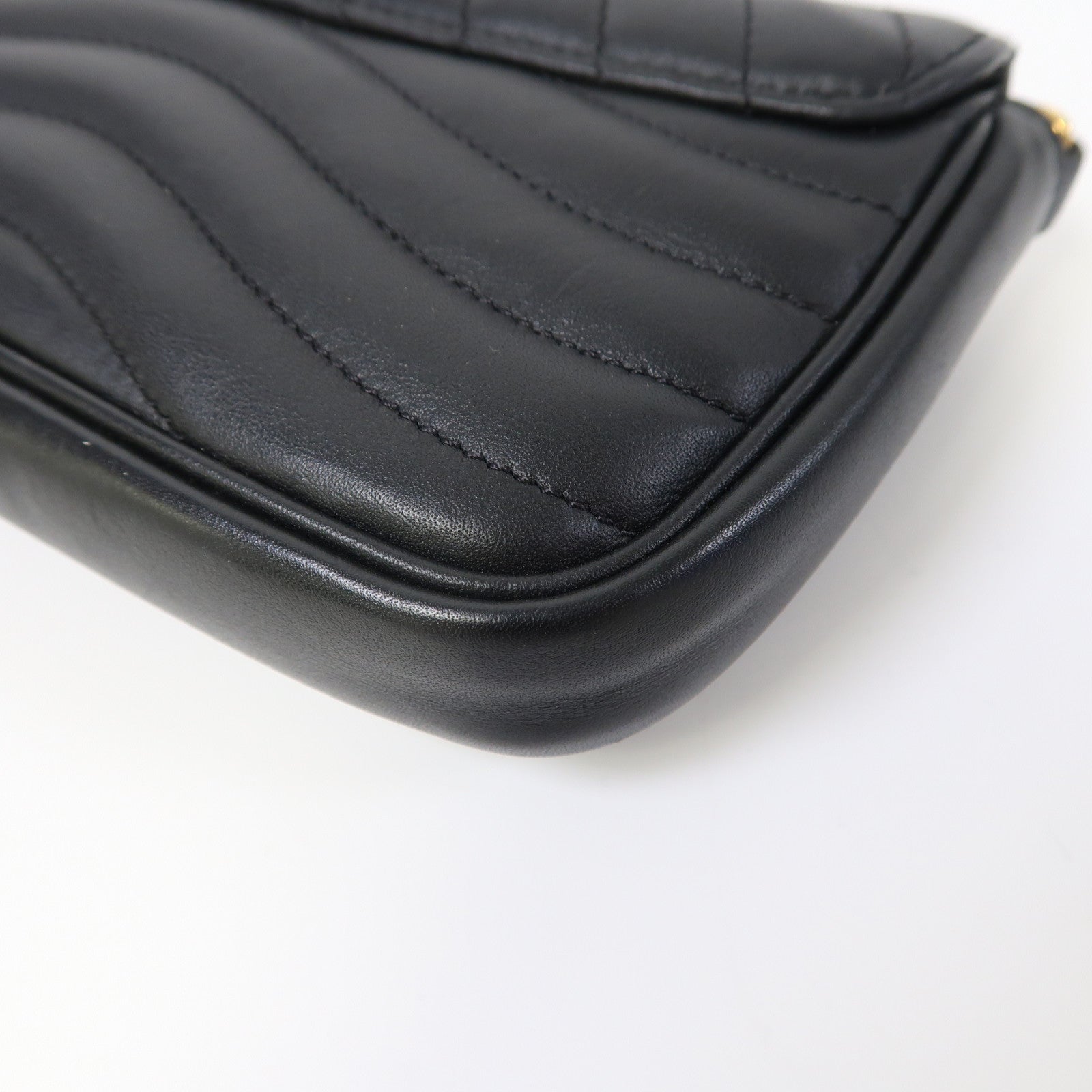LOUIS VUITTON 牛皮皮革New Wave WOC金扣鏈帶肩背袋黑色