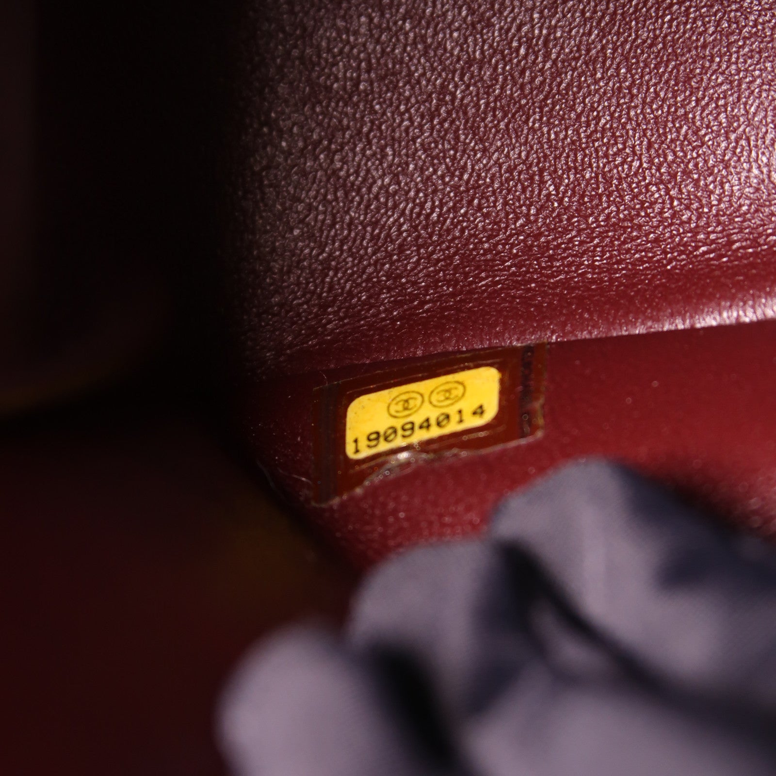 CHANEL 牛皮皮革Large Classic銀扣鏈帶肩背袋