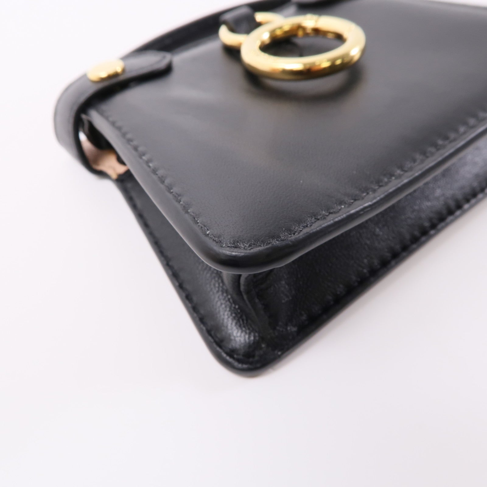 FENDI 皮革Peekaboo Bag Charm金扣掛飾黑色