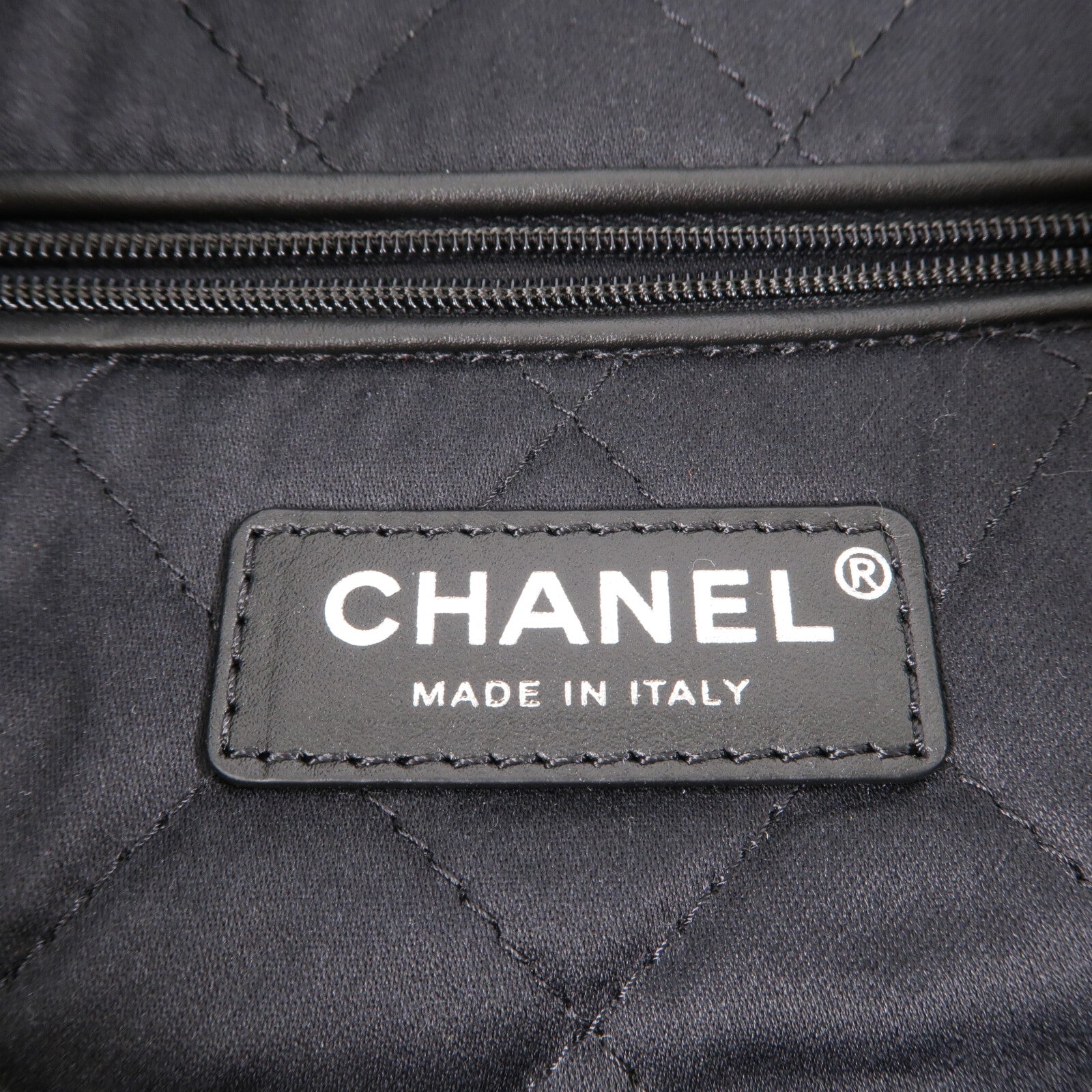 CHANEL 牛皮皮革Chanel 22 Small鏈帶肩背袋