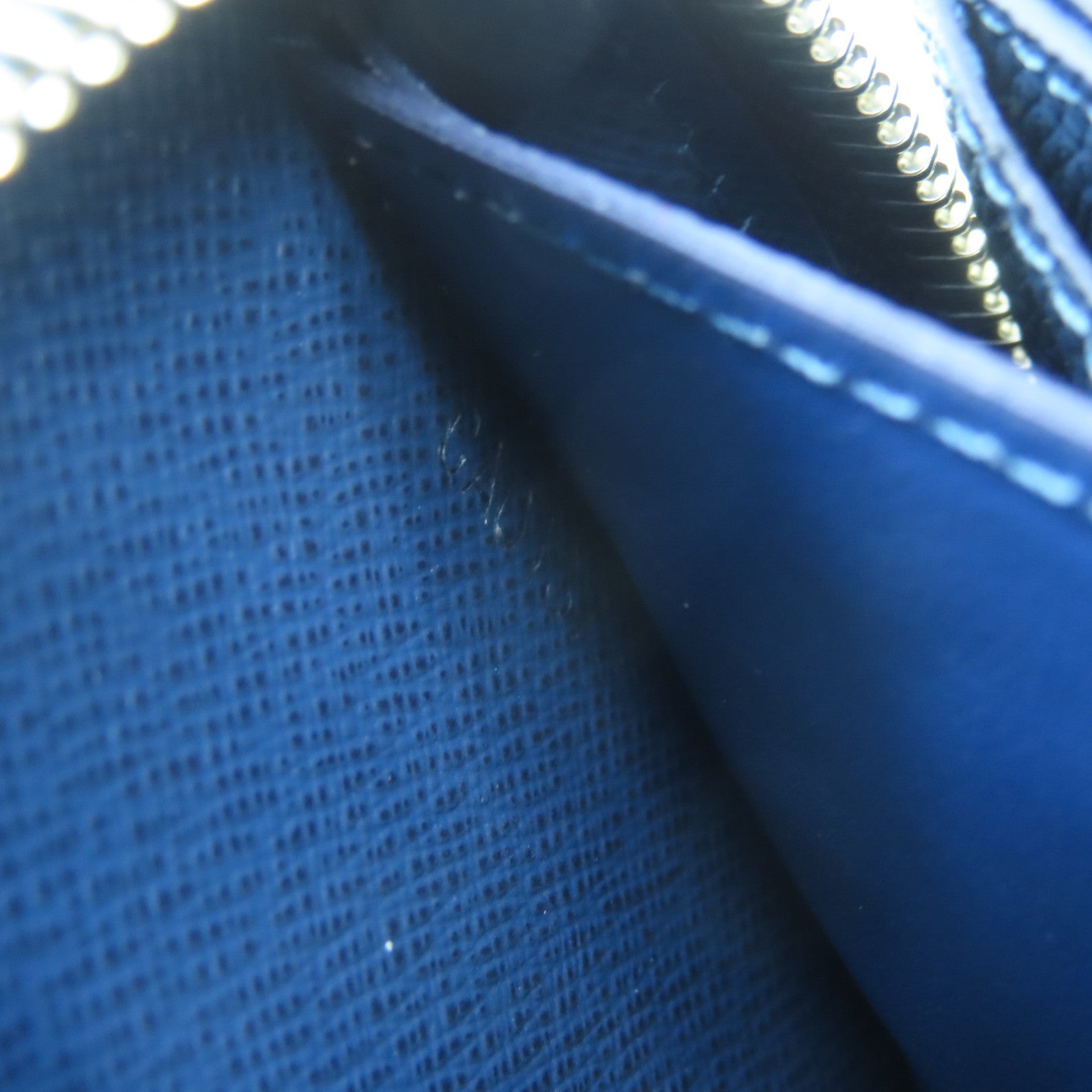 LOUIS VUITTON 【激減優惠】Taiga皮革Zippy XL銀扣手挽袋藍色