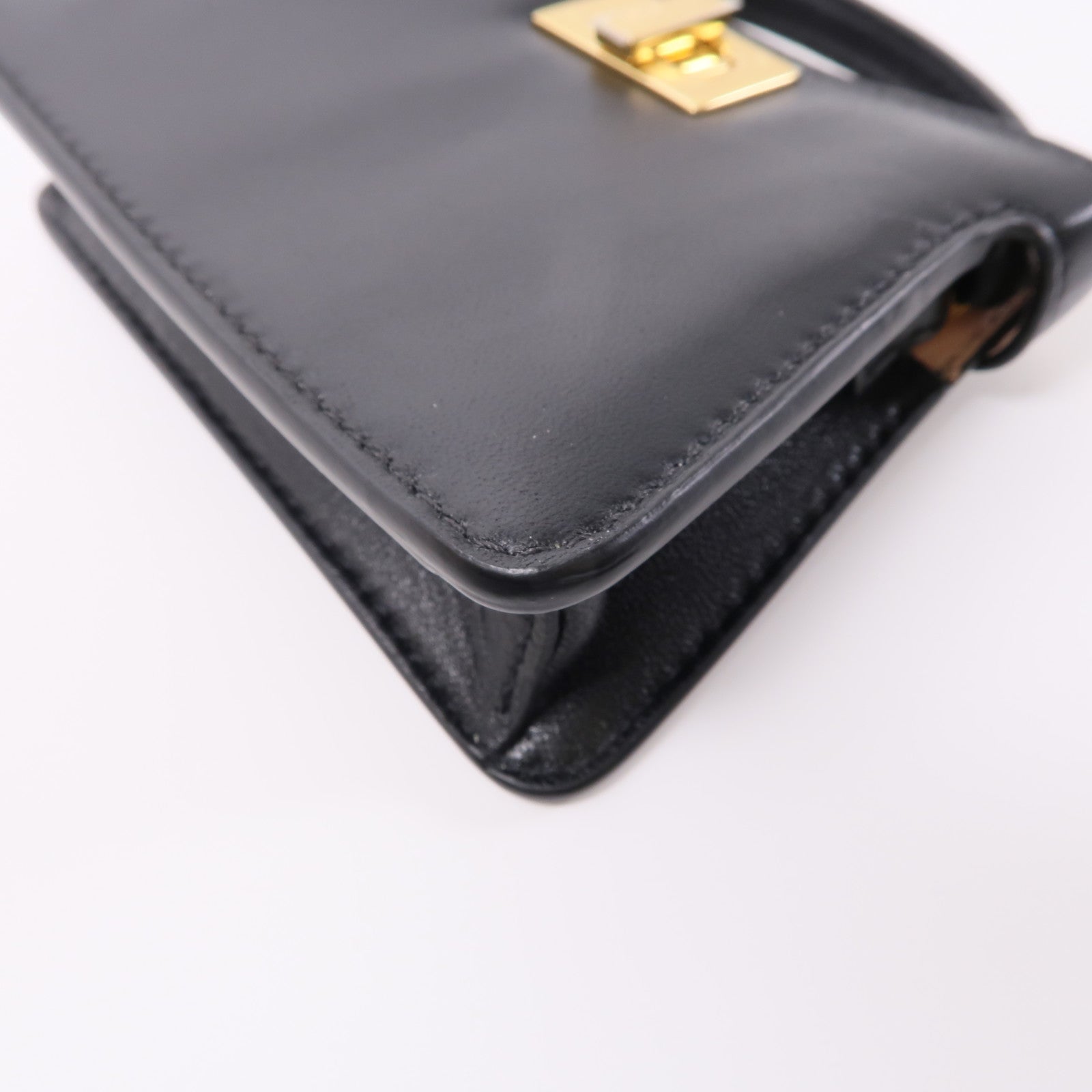 FENDI 皮革Peekaboo Bag Charm金扣掛飾黑色