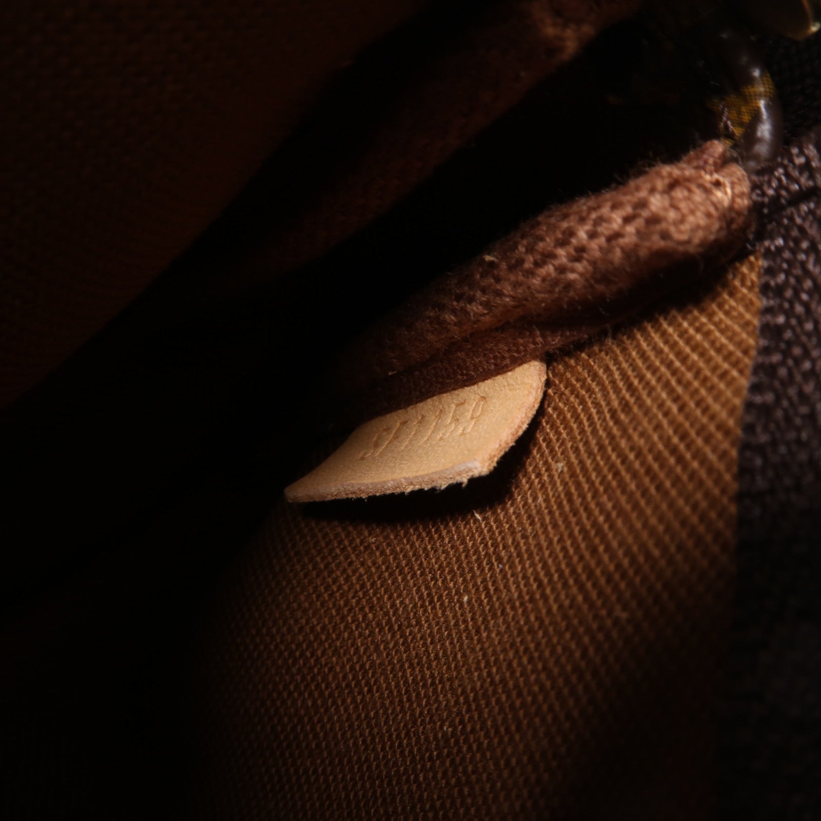 LOUIS VUITTON 【激減優惠】Monogram Pochette Accessories金扣手挽袋啡色