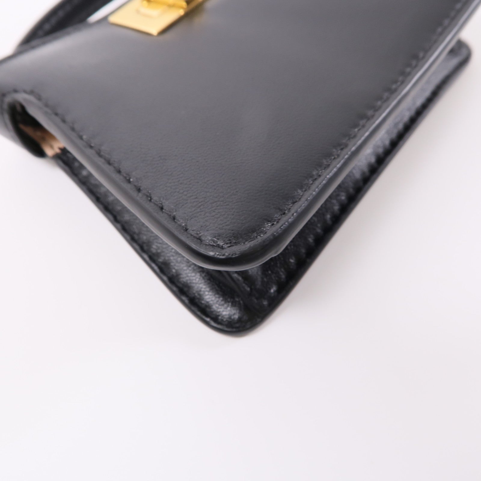 FENDI 皮革Peekaboo Bag Charm金扣掛飾黑色