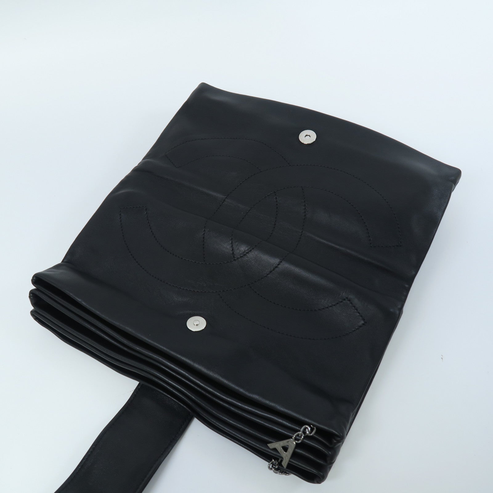 CHANEL 【激減優惠】羊皮皮革Clutch Bag銀扣手拿包黑色