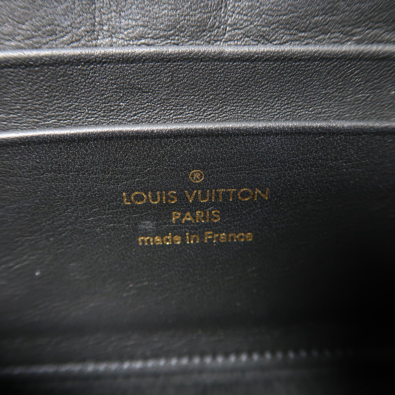 LOUIS VUITTON 牛皮皮革New Wave WOC金扣鏈帶肩背袋黑色