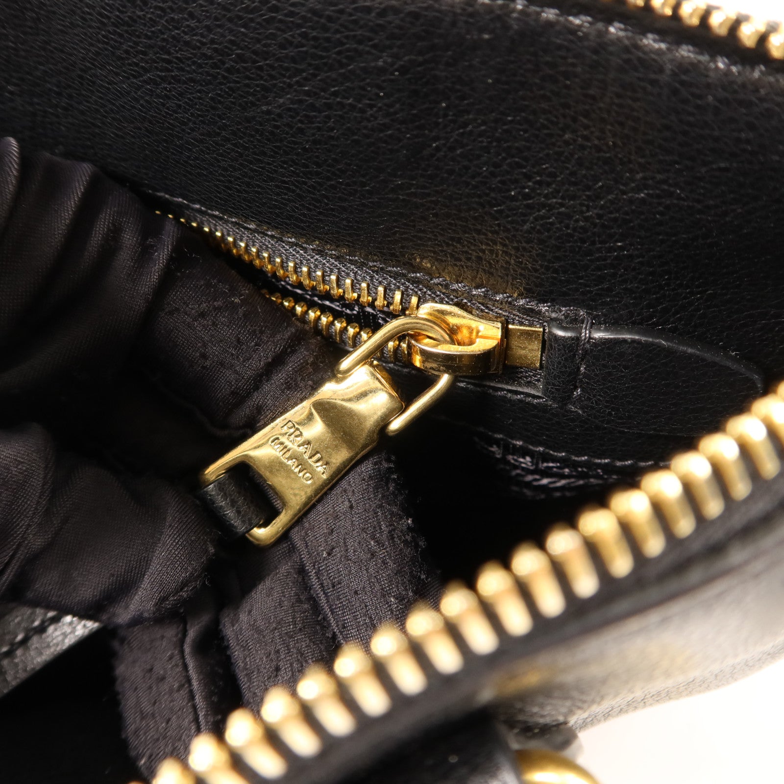 PRADA 牛皮皮革2 Way Shoulder金扣手挽肩背兩用袋
