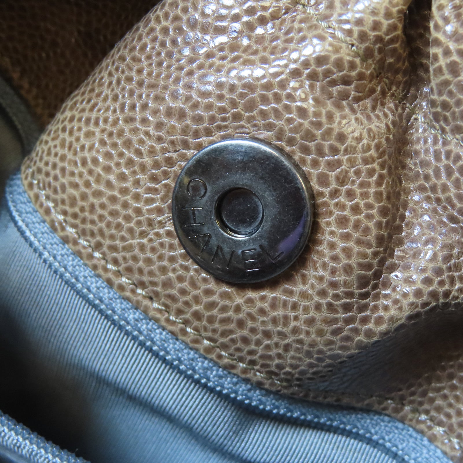 CHANEL 菱格Caviar皮革Chain Shoulder黑扣鏈帶肩背袋啡色