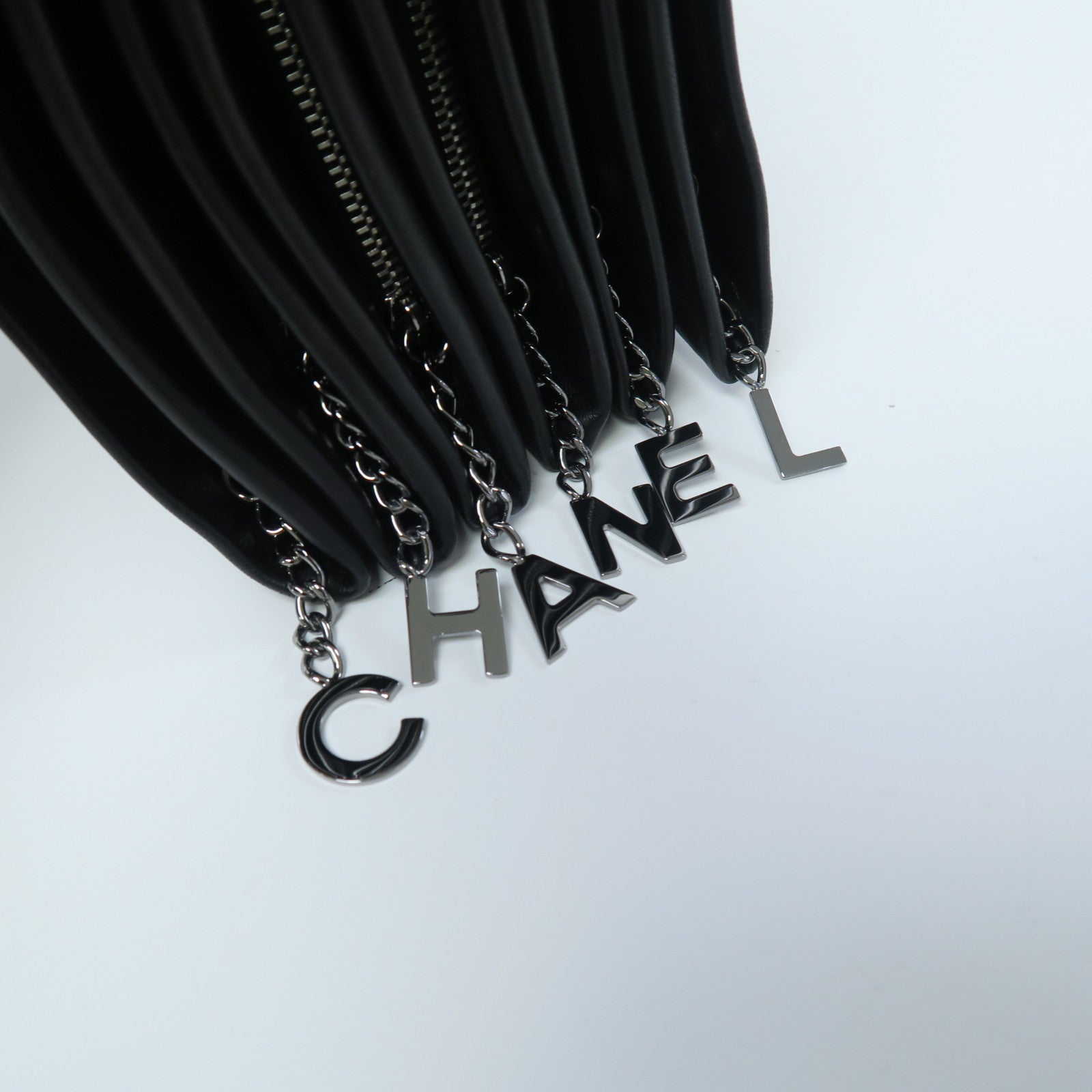 CHANEL 【激減優惠】羊皮皮革Clutch Bag銀扣手拿包黑色