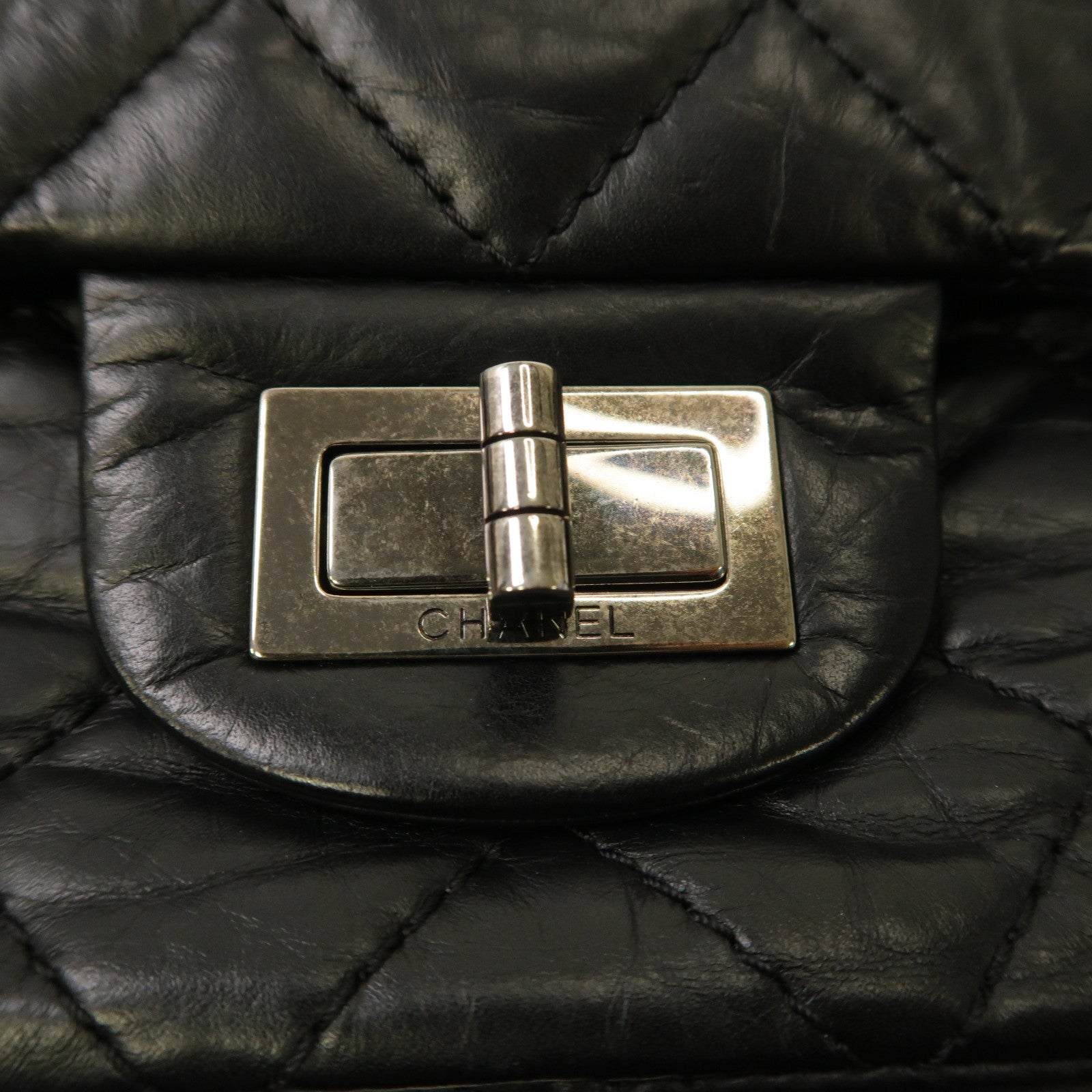 CHANEL 菱格牛皮皮革2.55銀扣肩背袋黑色