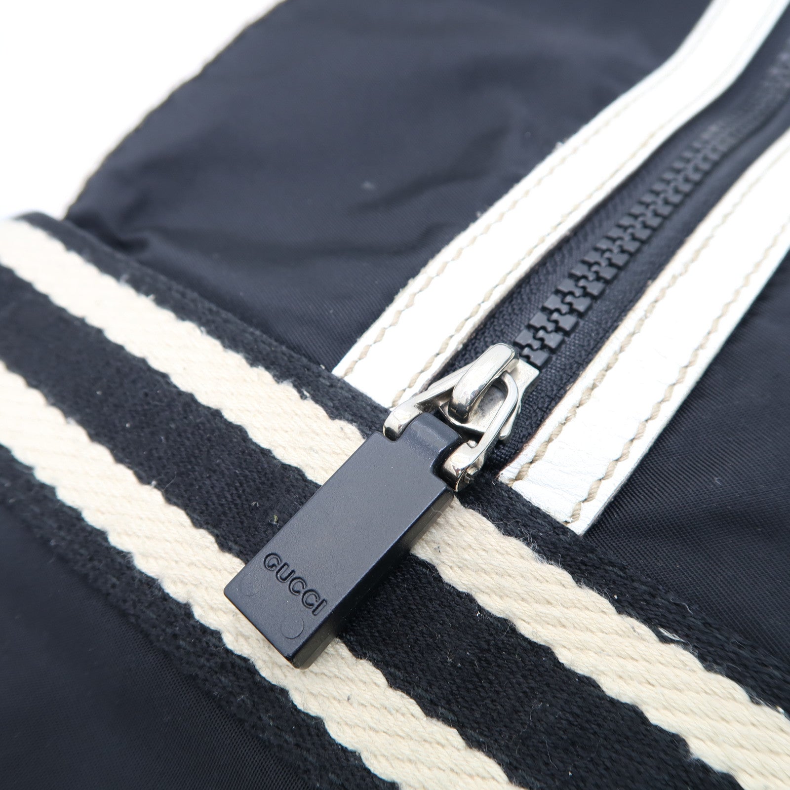 GUCCI 尼龍Tote Bag銀扣肩背袋黑色/白色