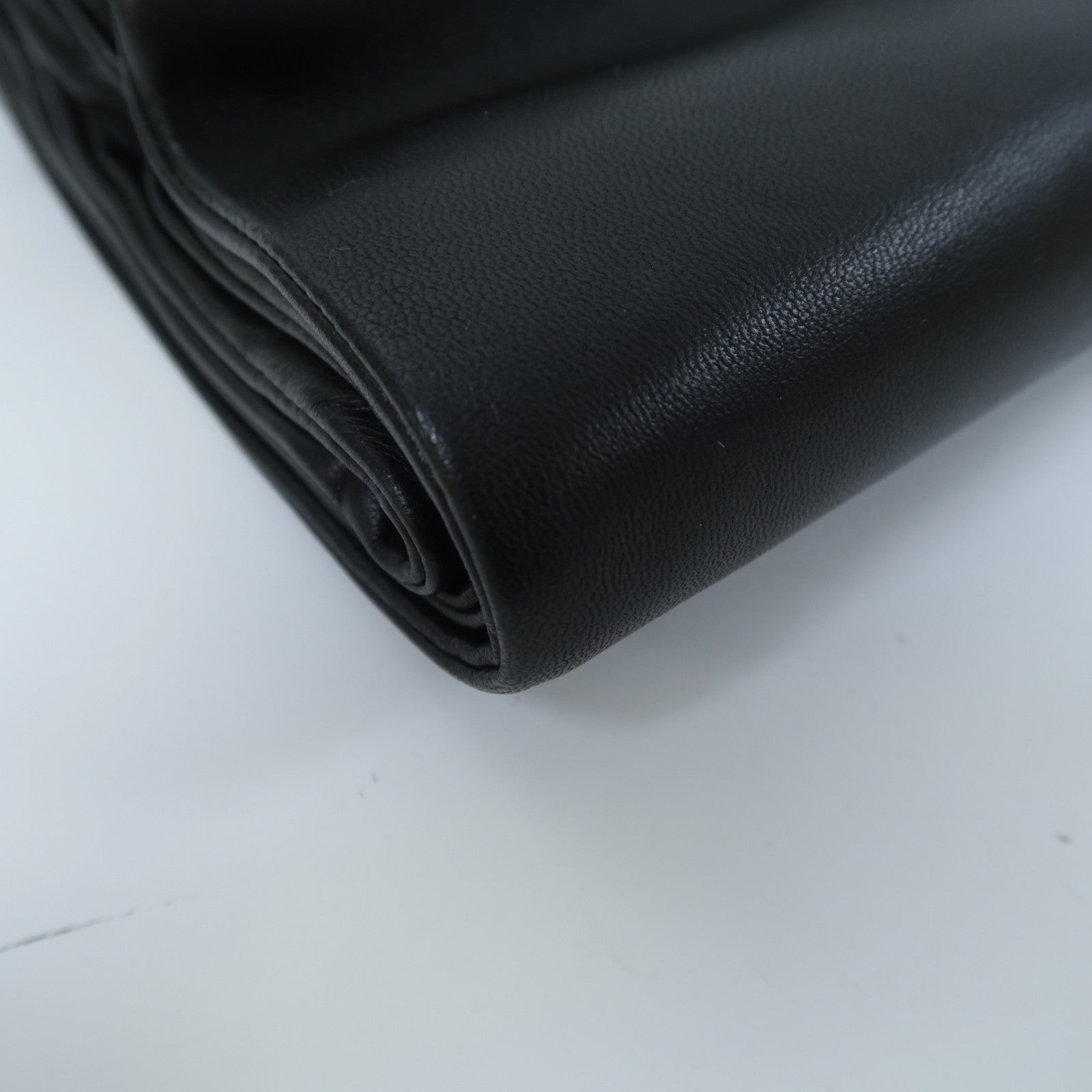 CHANEL 【激減優惠】羊皮皮革Clutch Bag銀扣手拿包黑色