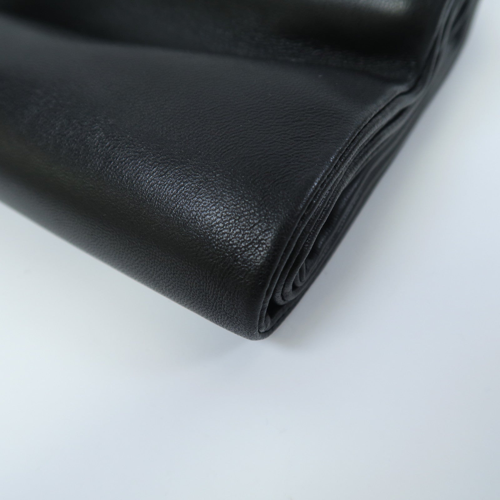 CHANEL 【激減優惠】羊皮皮革Clutch Bag銀扣手拿包黑色