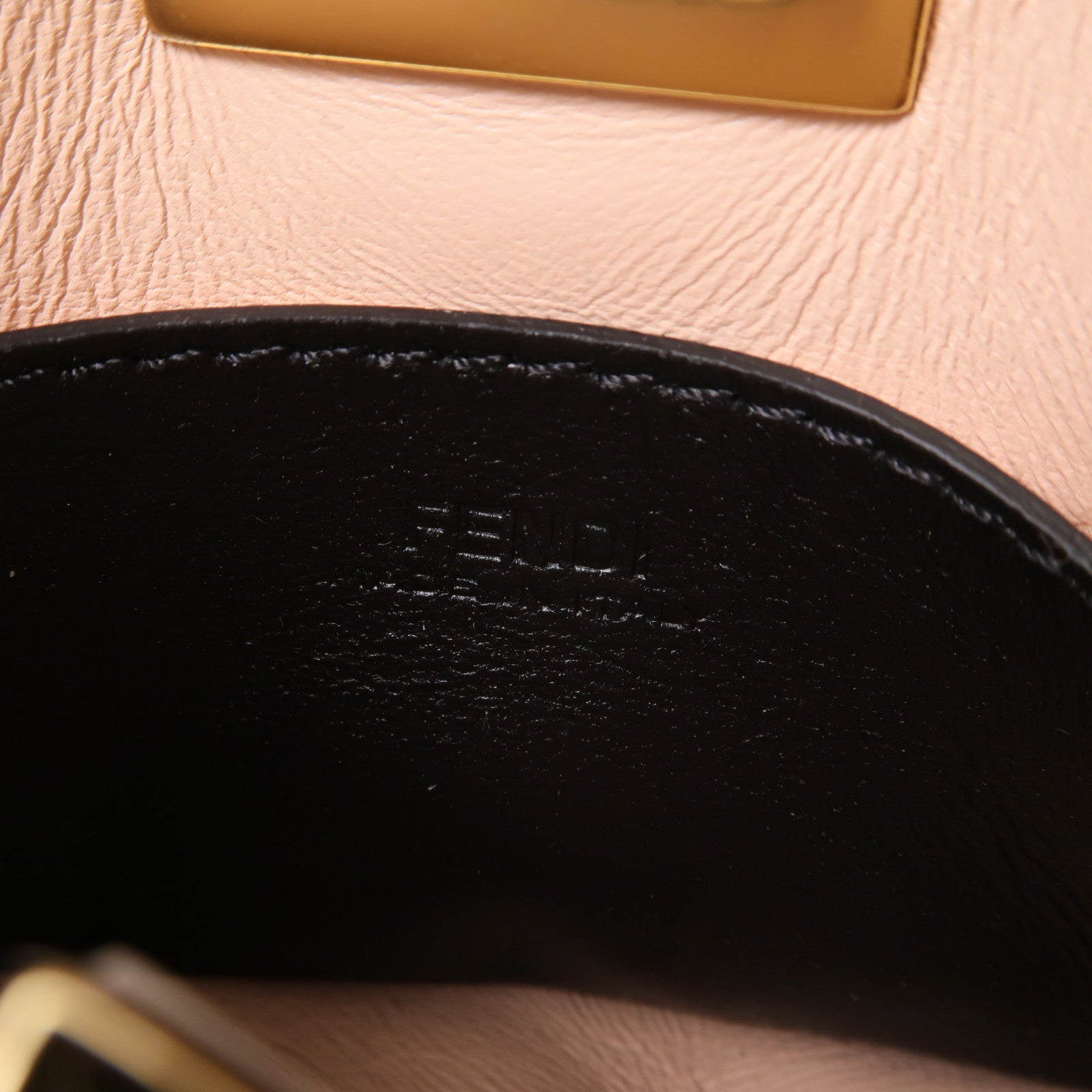 FENDI 皮革Peekaboo Bag Charm金扣掛飾黑色