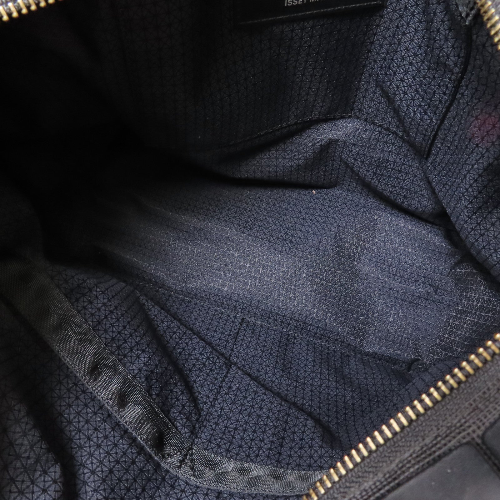 BAO BAO ISSEYMIYAKE PVC Bao Bao手挽袋