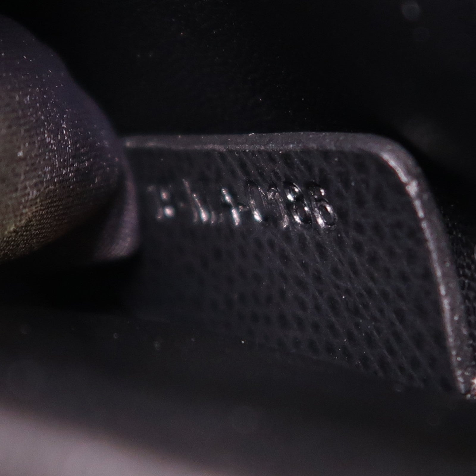 Dior 牛皮皮革So Black 30 Montaigne Box肩背袋