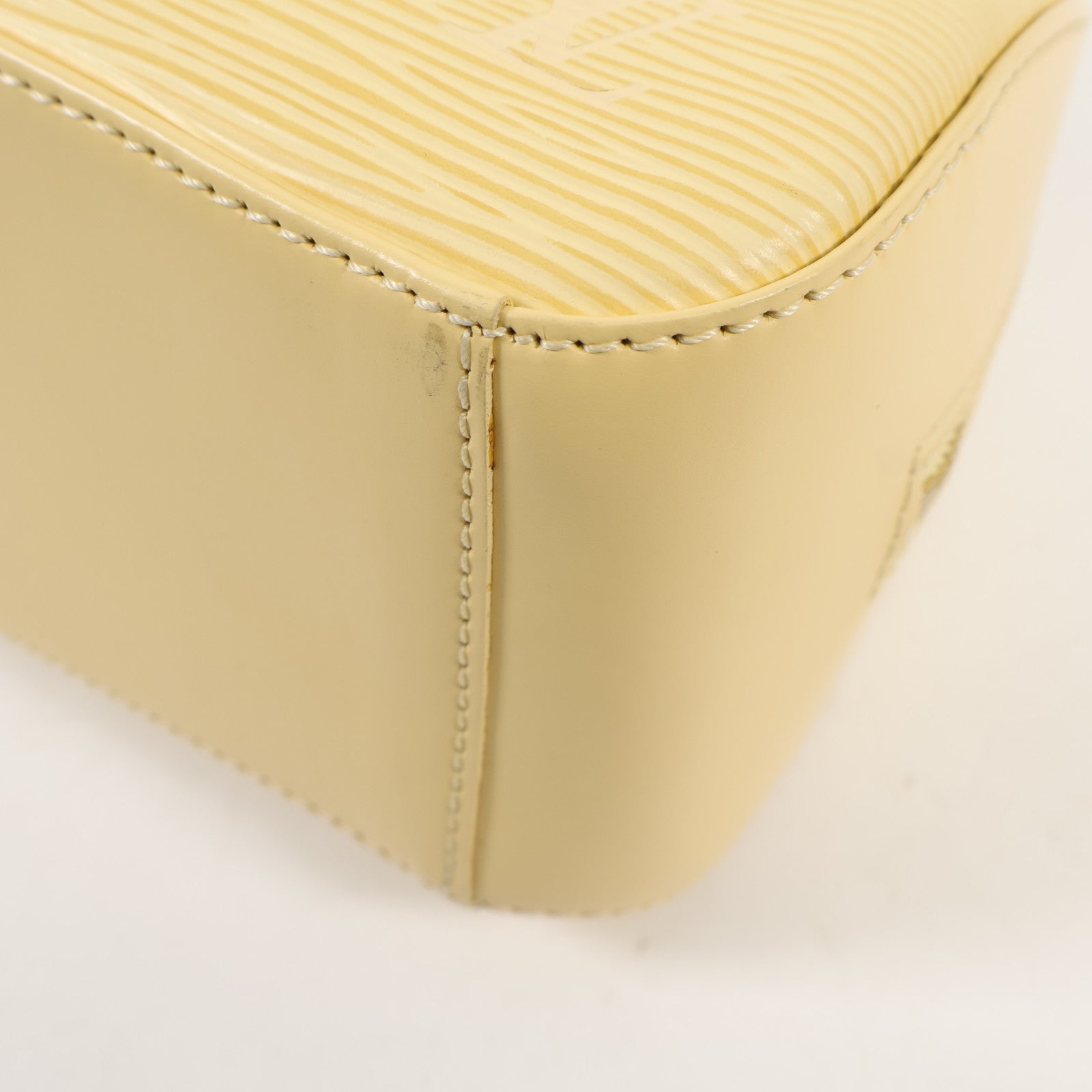 LOUIS VUITTON Epi Jasmine金扣手挽袋