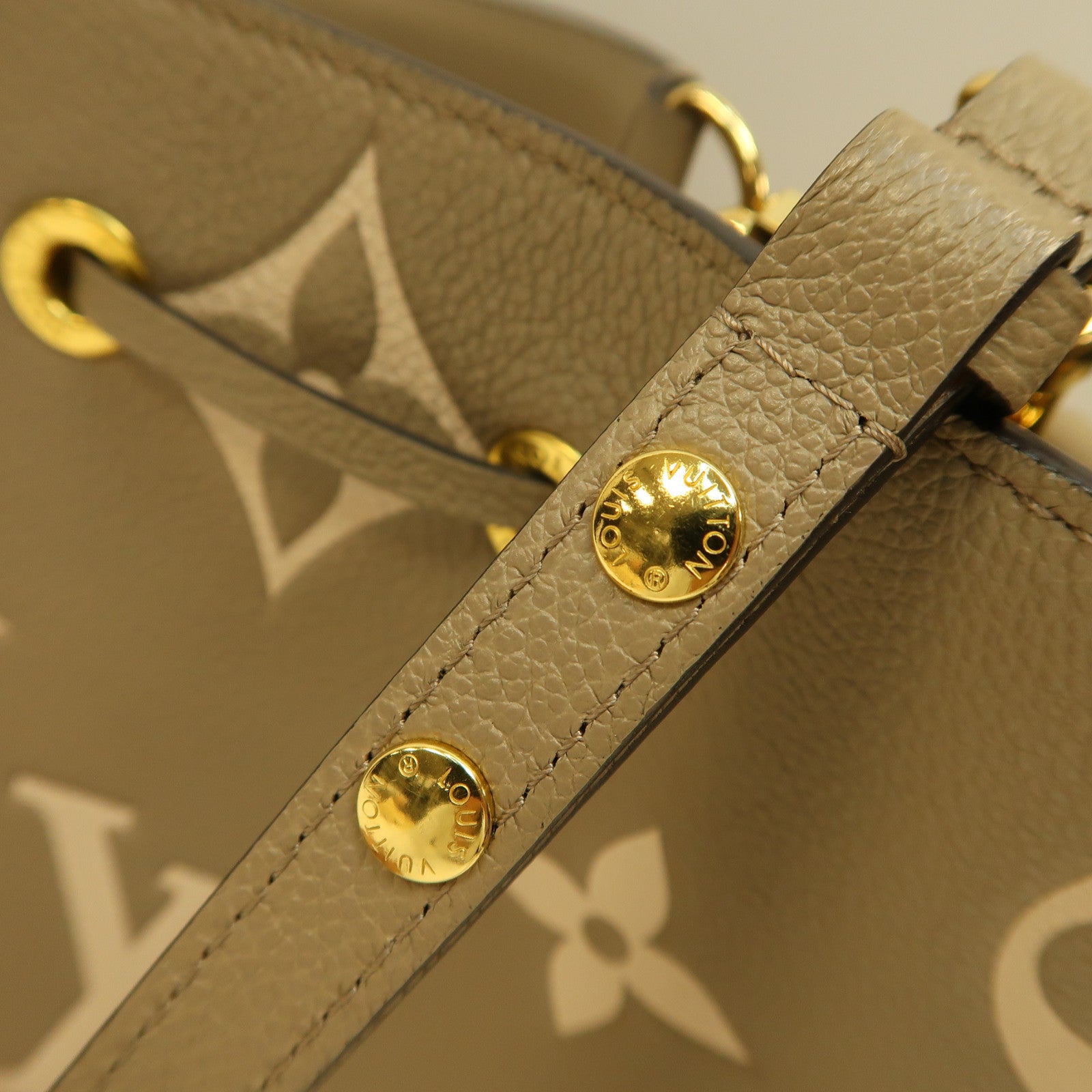 LOUIS VUITTON Monogram Empreinte Neo Noe手挽肩背兩用袋米色/米白色