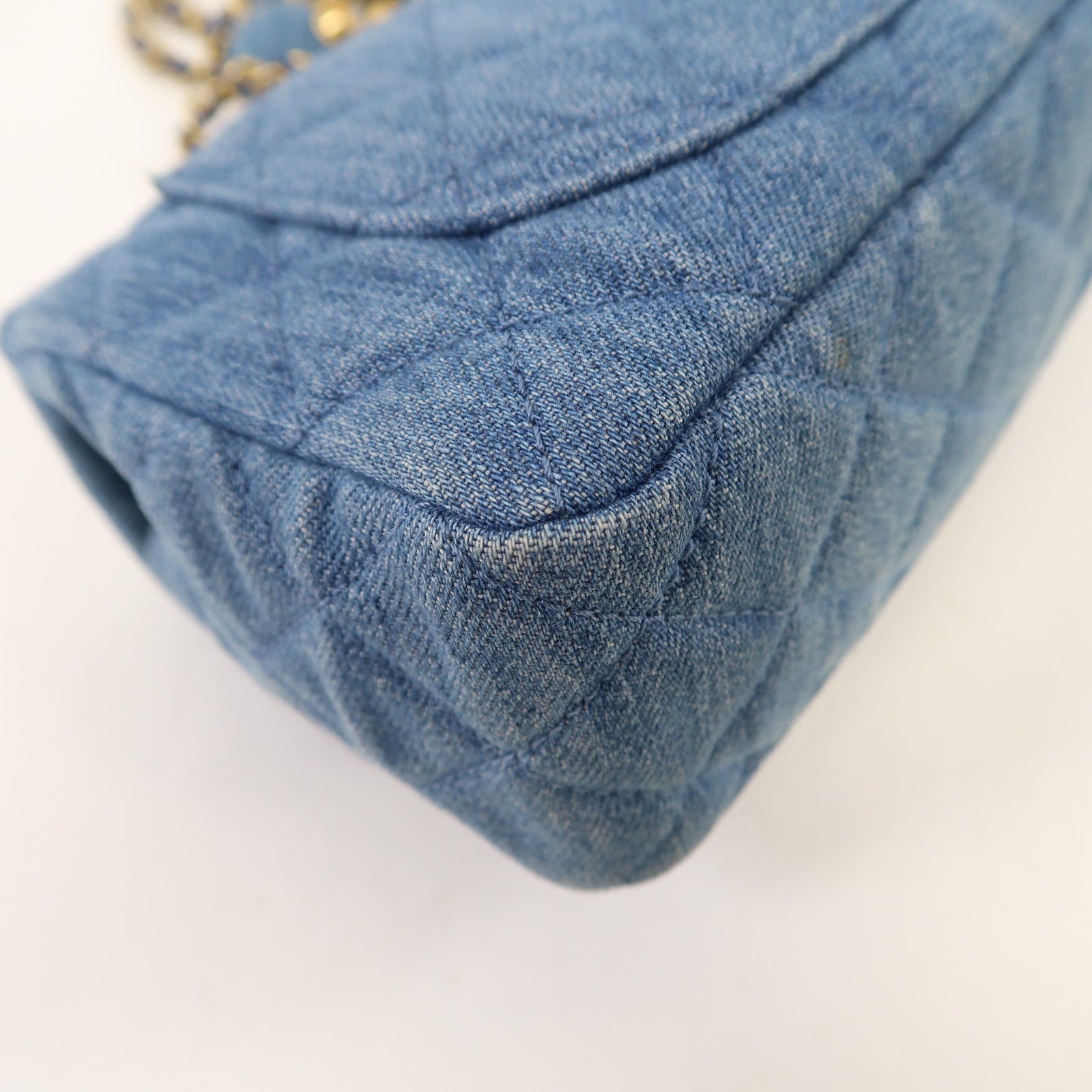 CHANEL 牛仔布Classic Flap 20cm金扣鏈帶肩背袋藍色