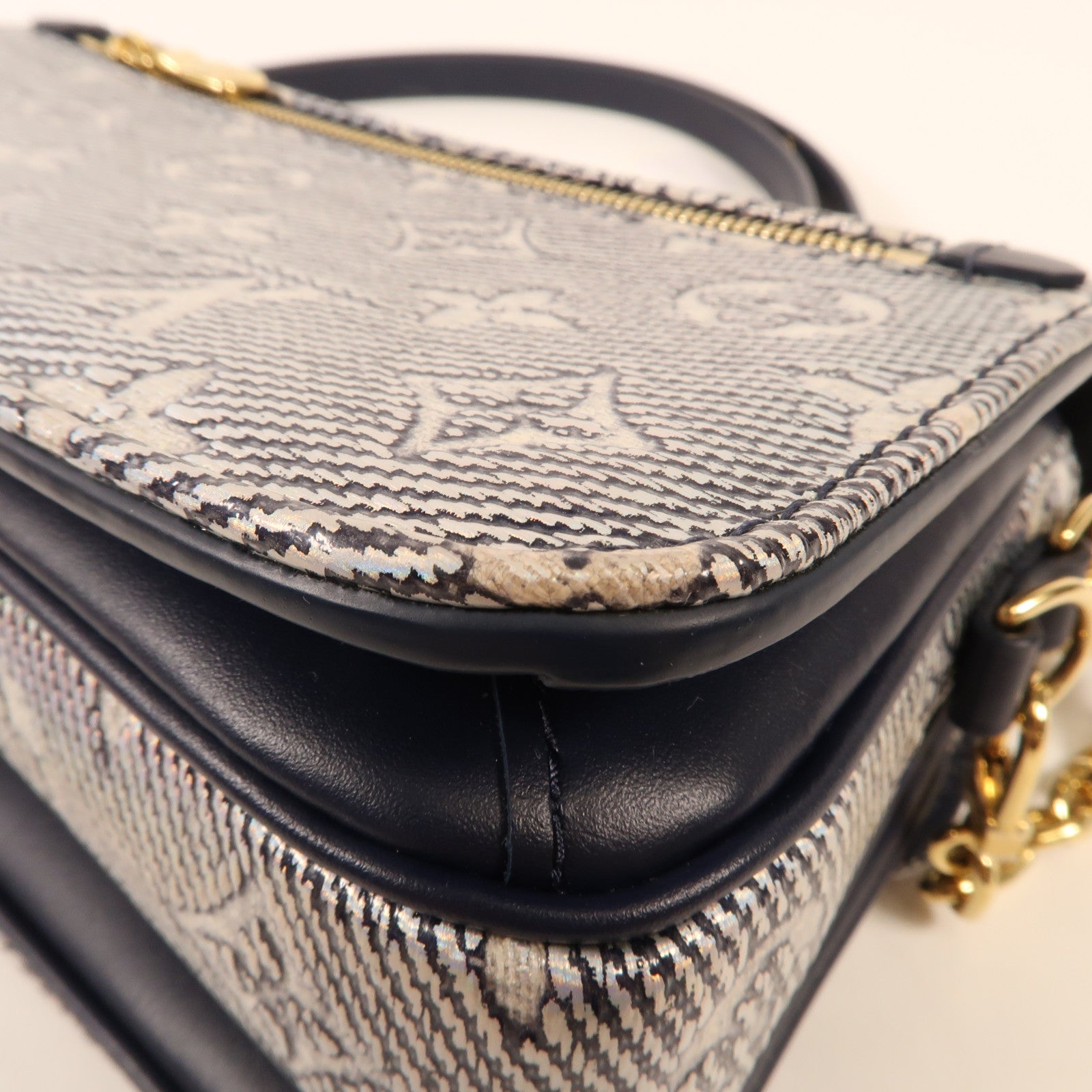 LOUIS VUITTON 塗層帆布Pochette Metis金扣手挽肩背兩用袋