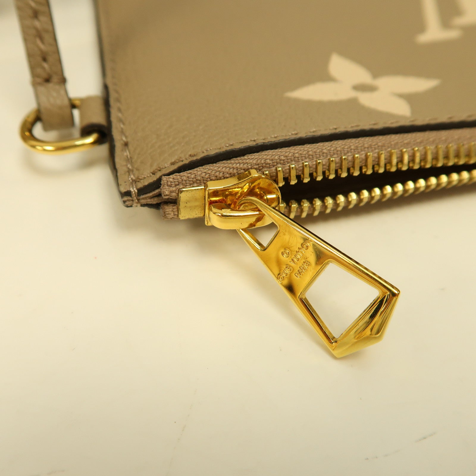 LOUIS VUITTON Monogram Empreinte Neo Noe手挽肩背兩用袋米色/米白色