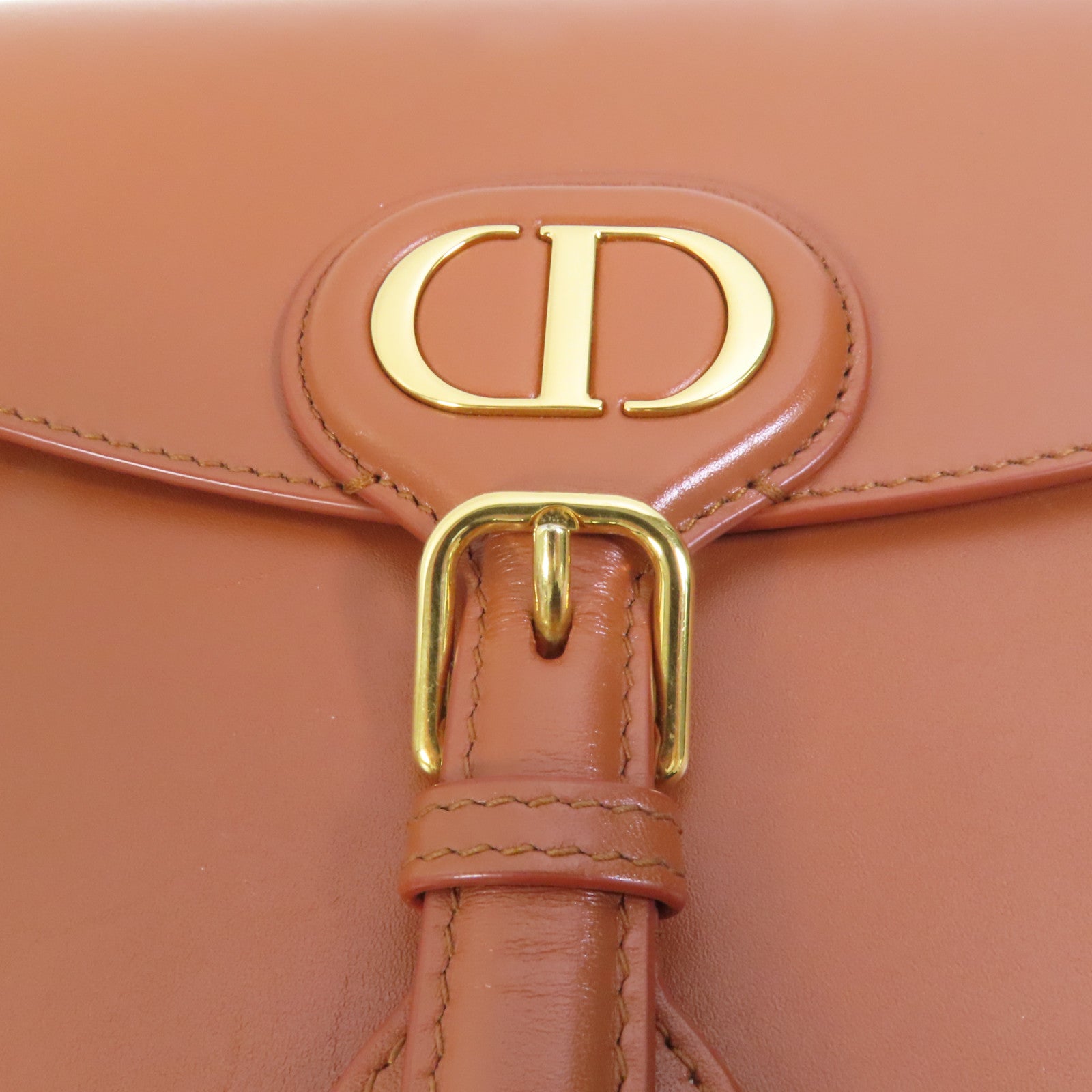 Dior 牛皮皮革Bobby Bag金扣肩背袋