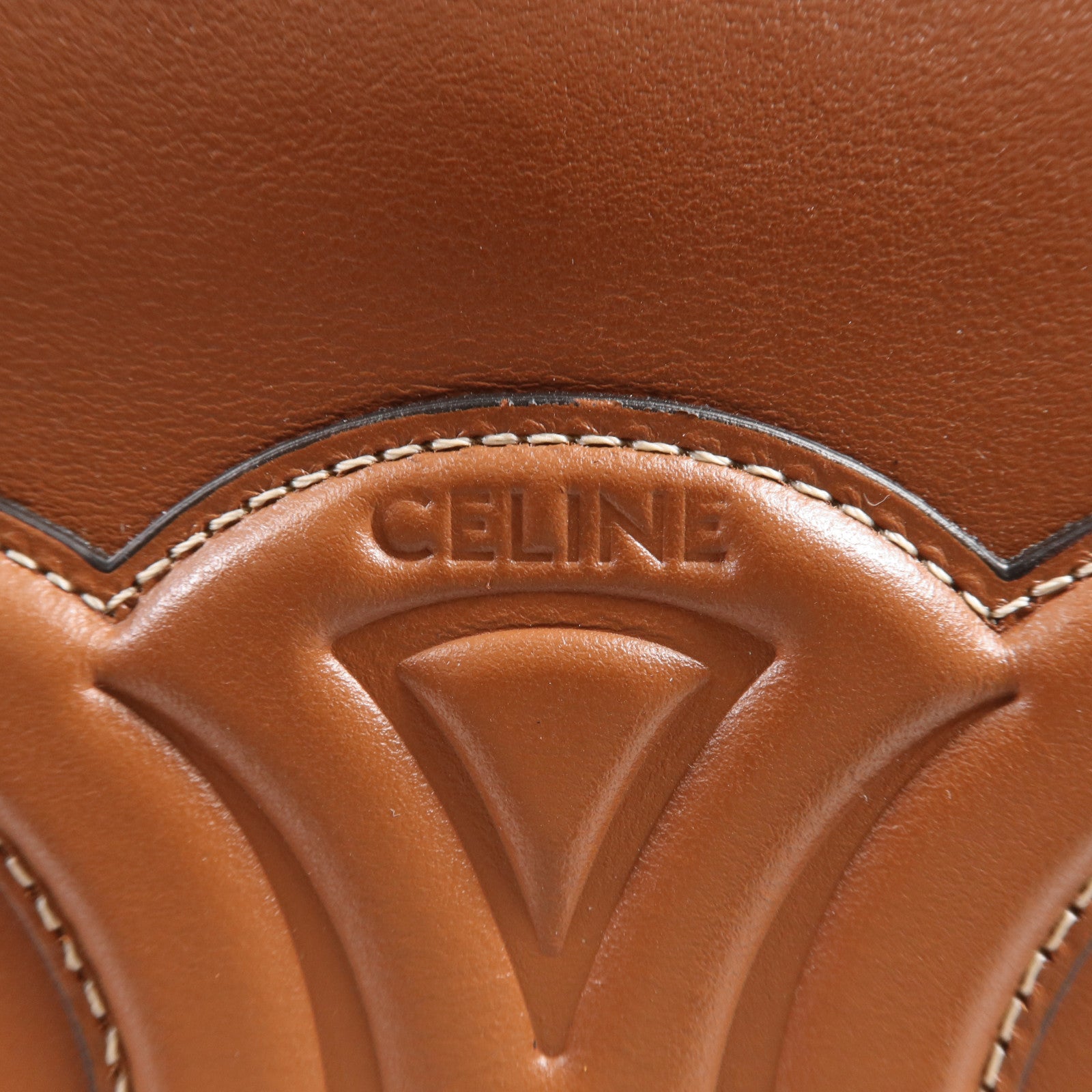 CELINE 牛皮皮革Cuir Triomphe金扣肩背袋