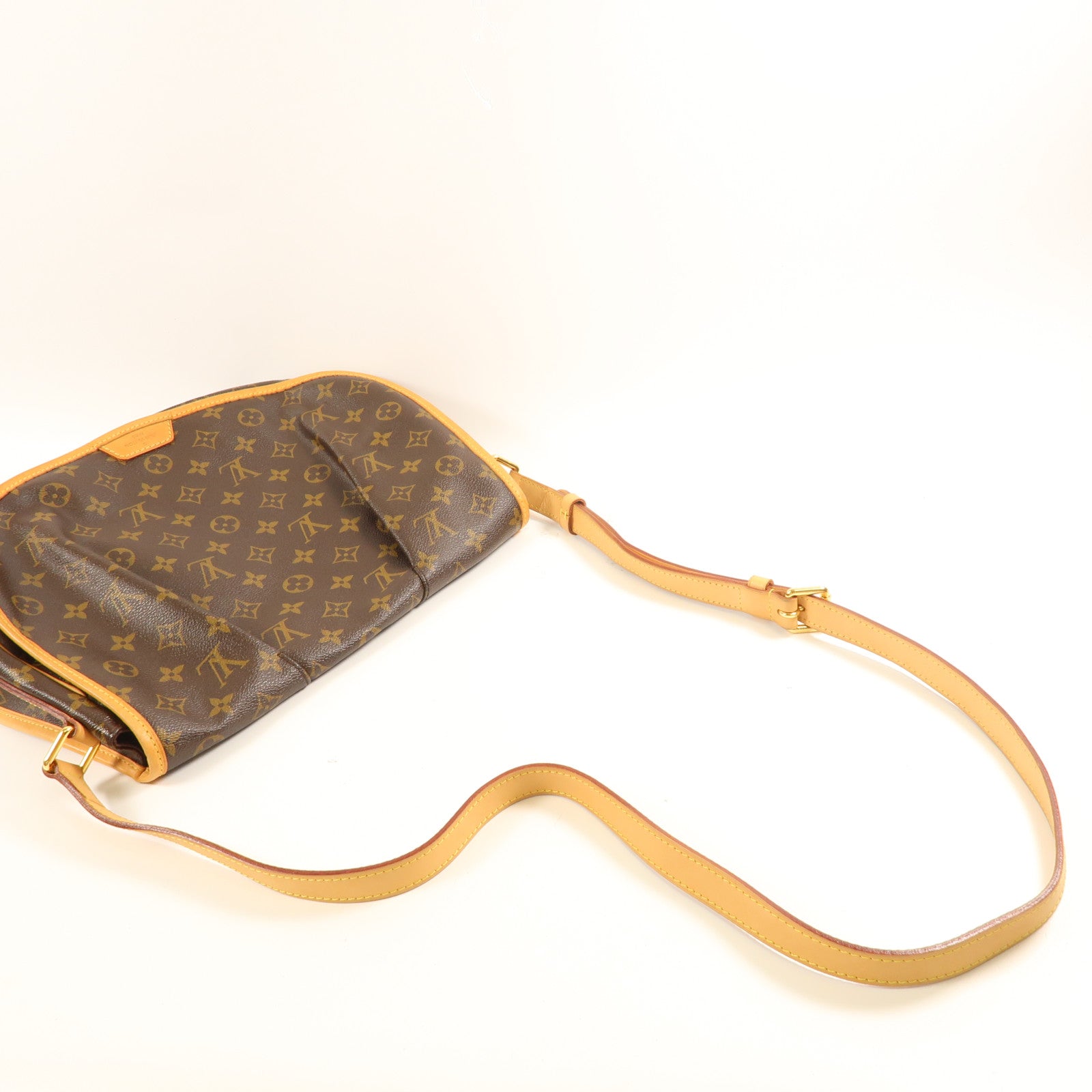 LOUIS VUITTON Monogram Menilmontant MM金扣肩背袋棕色