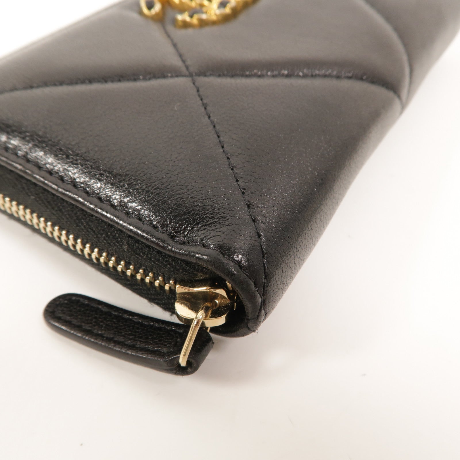 CHANEL 羊皮皮革19 Small Zipped Wallet長錢包