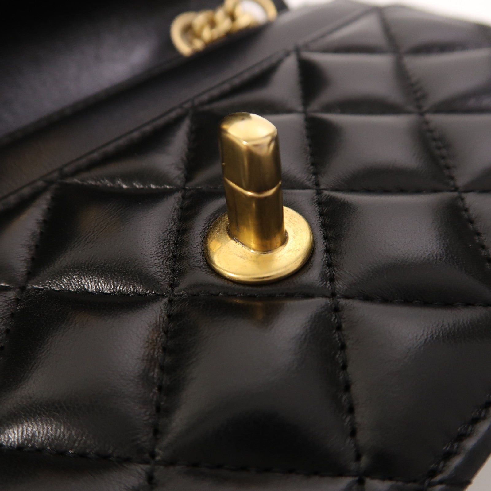 CHANEL 羊皮皮革WOC Wallet On Chain金扣鏈帶肩背袋