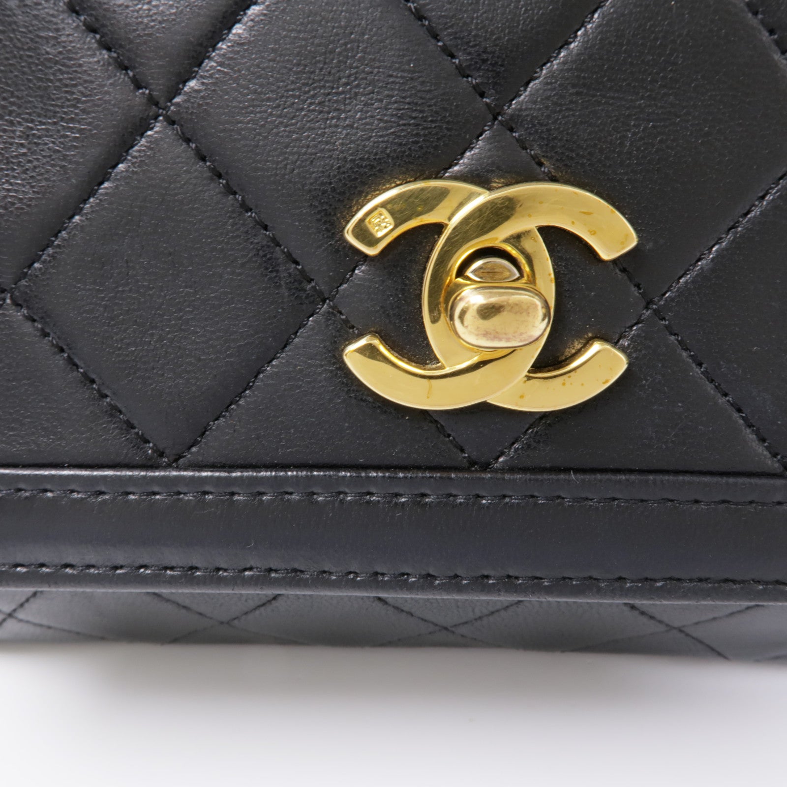 CHANEL 羊皮皮革Chain Shoulder金扣鏈帶肩背袋