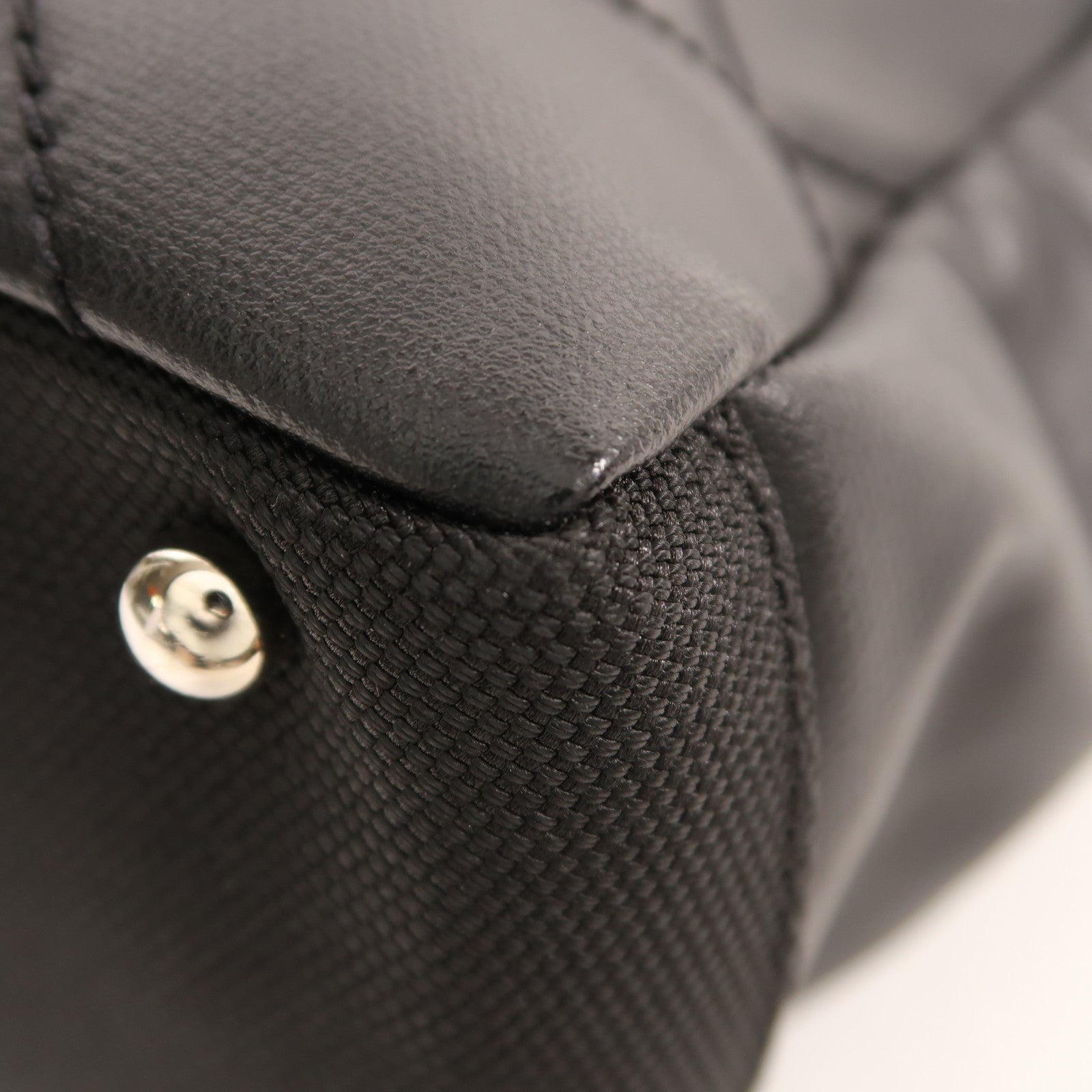 CHANEL 牛皮皮革Shoulder Bag銀扣肩背袋