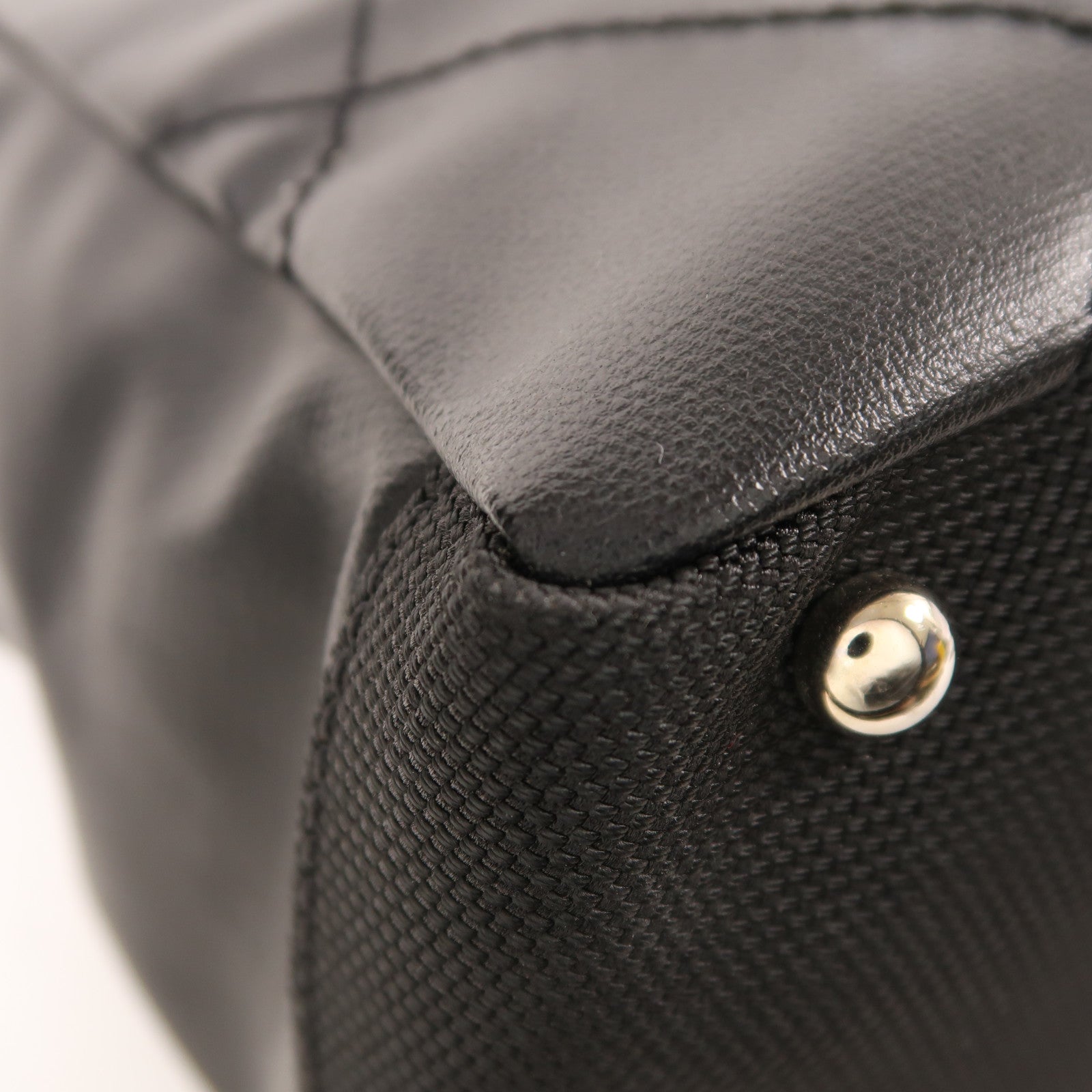 CHANEL 牛皮皮革Shoulder Bag銀扣肩背袋