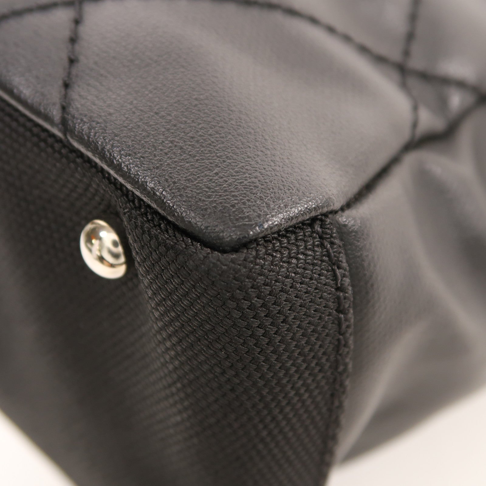 CHANEL 牛皮皮革Shoulder Bag銀扣肩背袋