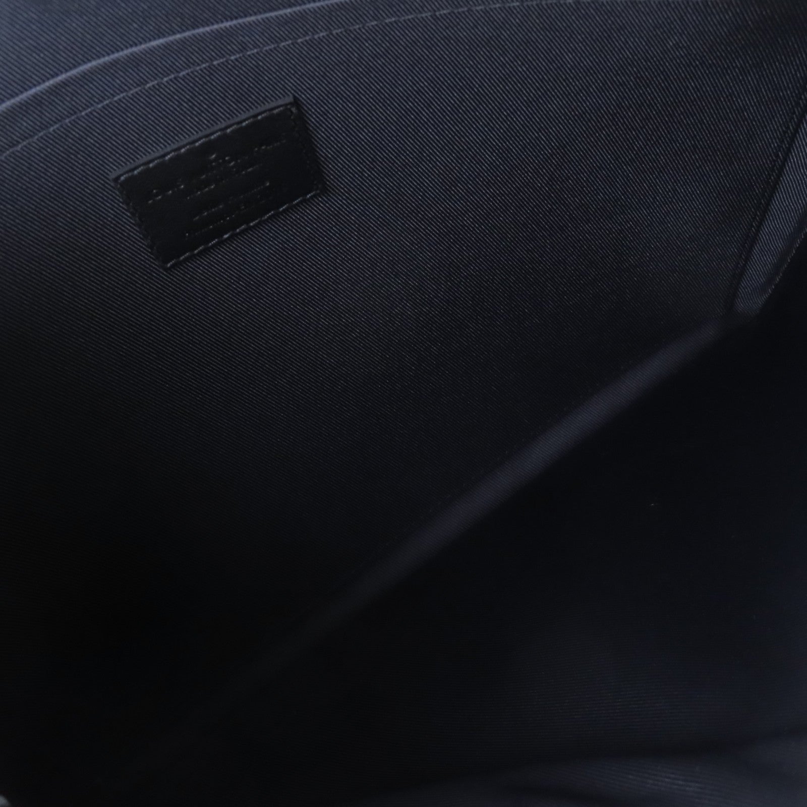 LOUIS VUITTON 【激減優惠】Taurillon Monogram Pochette手拿包