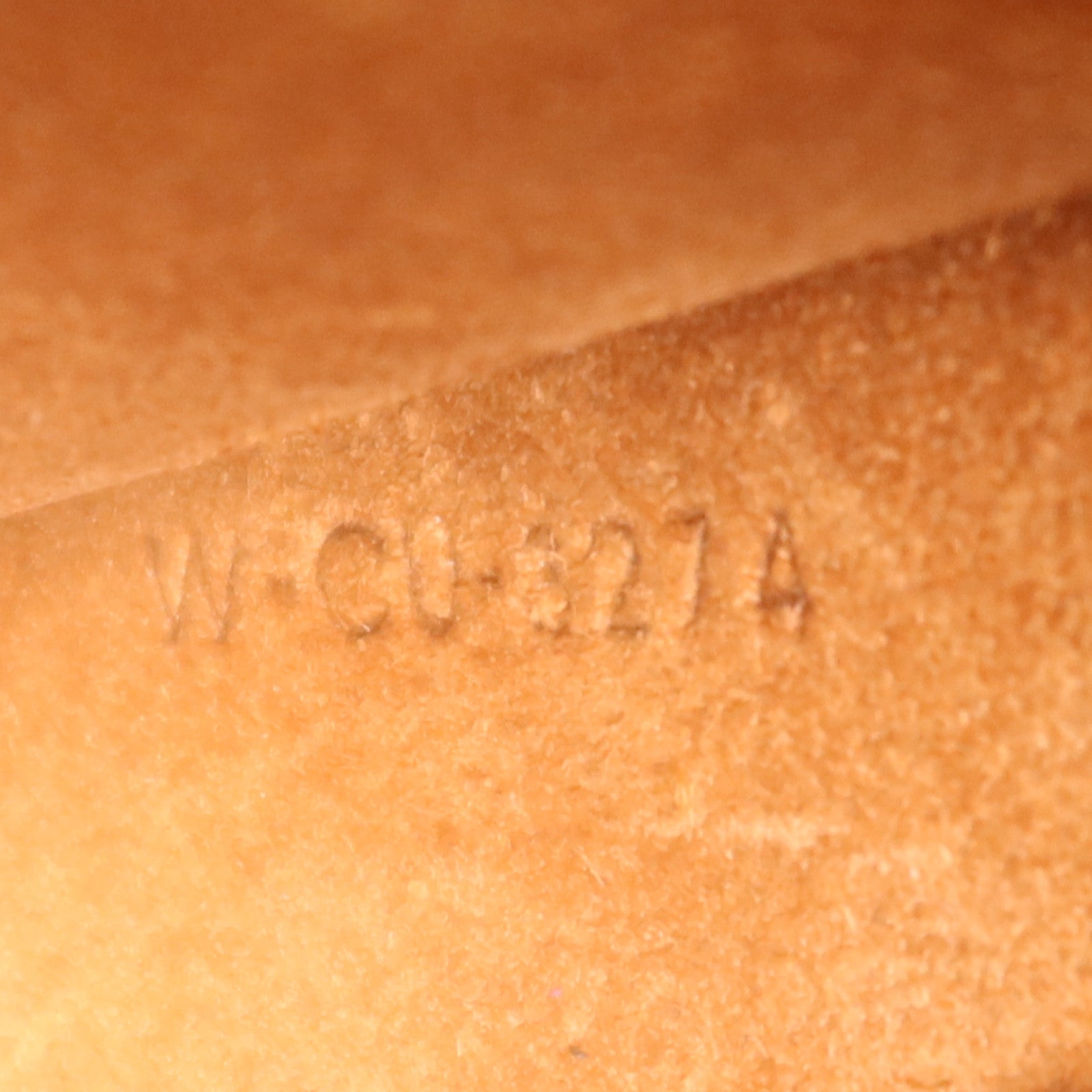 CELINE 牛皮皮革Cuir Triomphe金扣肩背袋