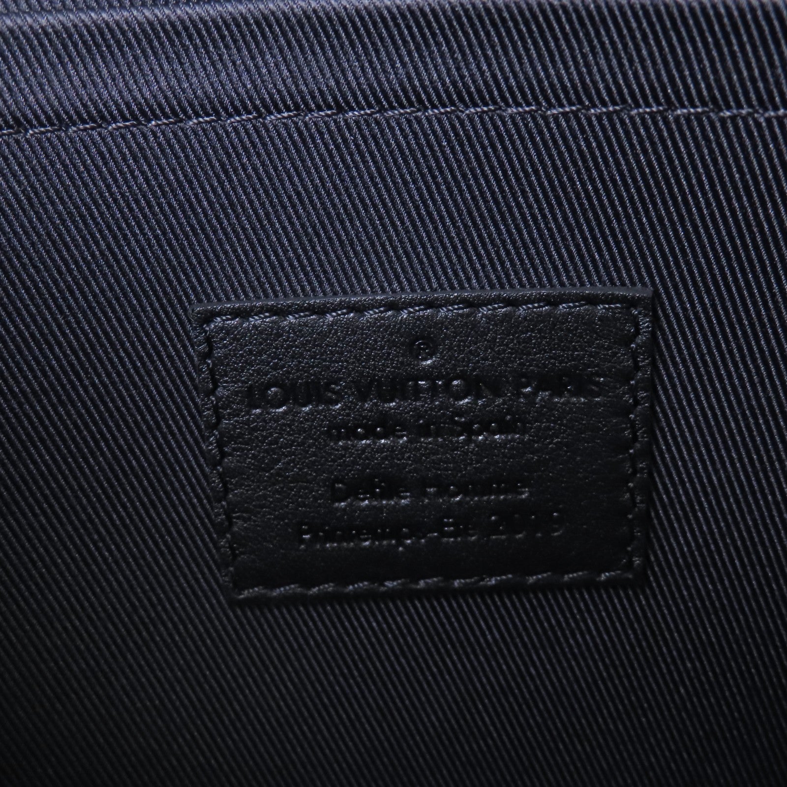 LOUIS VUITTON 【激減優惠】Taurillon Monogram Pochette手拿包