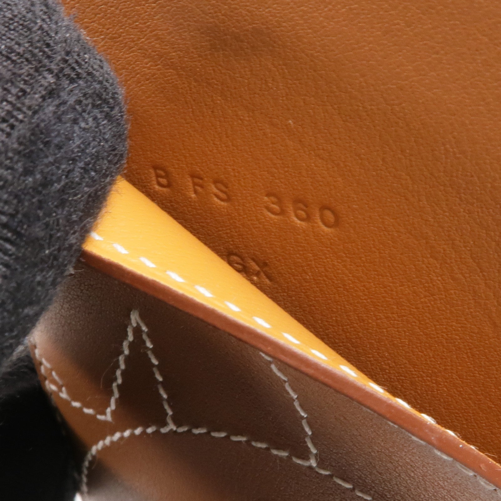 HERMES Swift皮革Horse MagSafe Card Holder卡片套