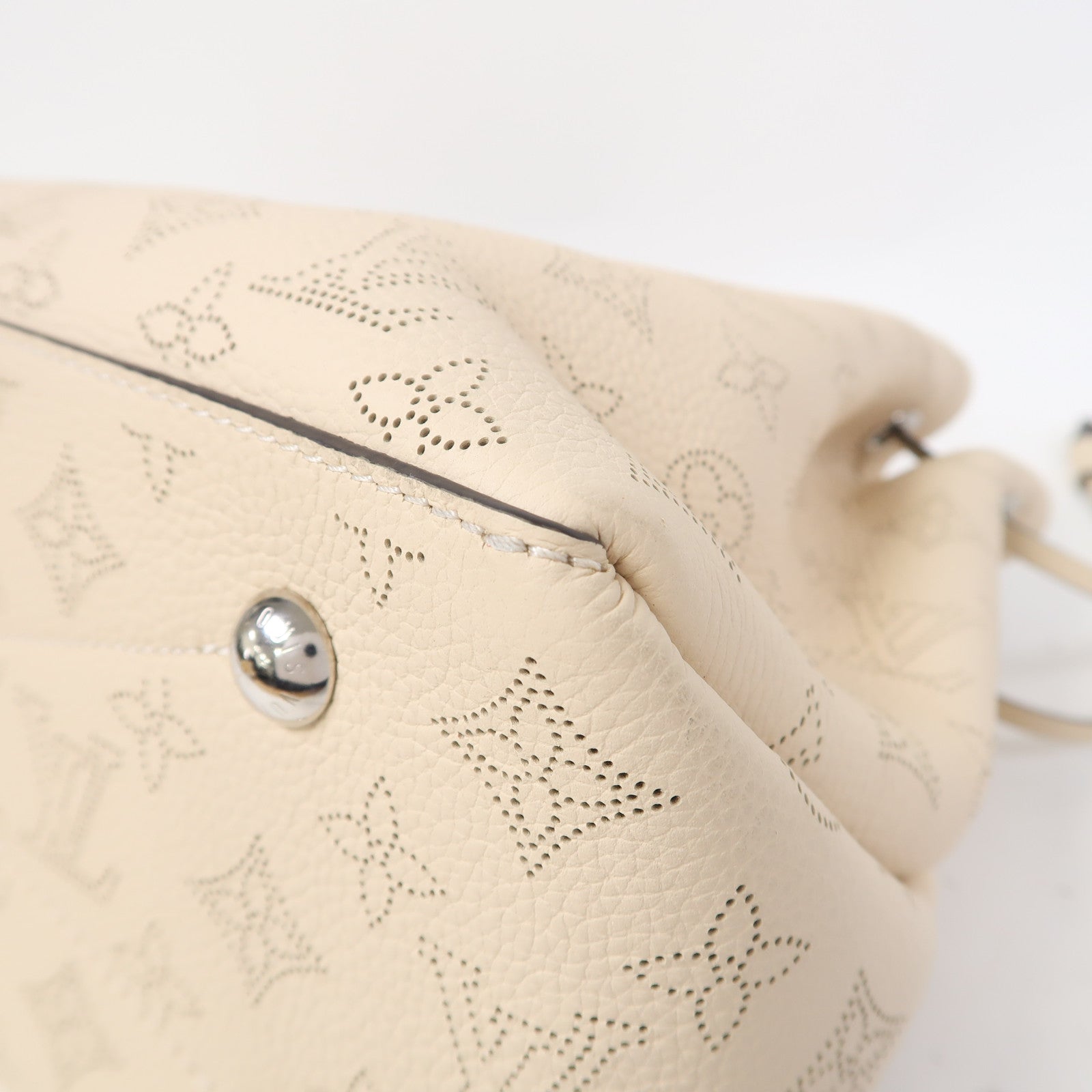 LOUIS VUITTON 【激減優惠】Mahina Bella Tote銀扣手挽肩背兩用袋米色
