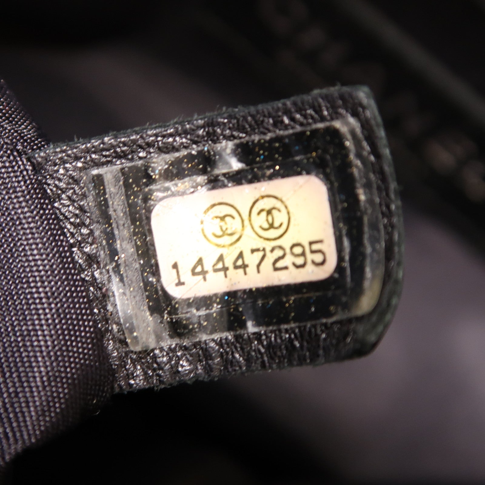 CHANEL 牛皮皮革Shoulder Bag銀扣肩背袋