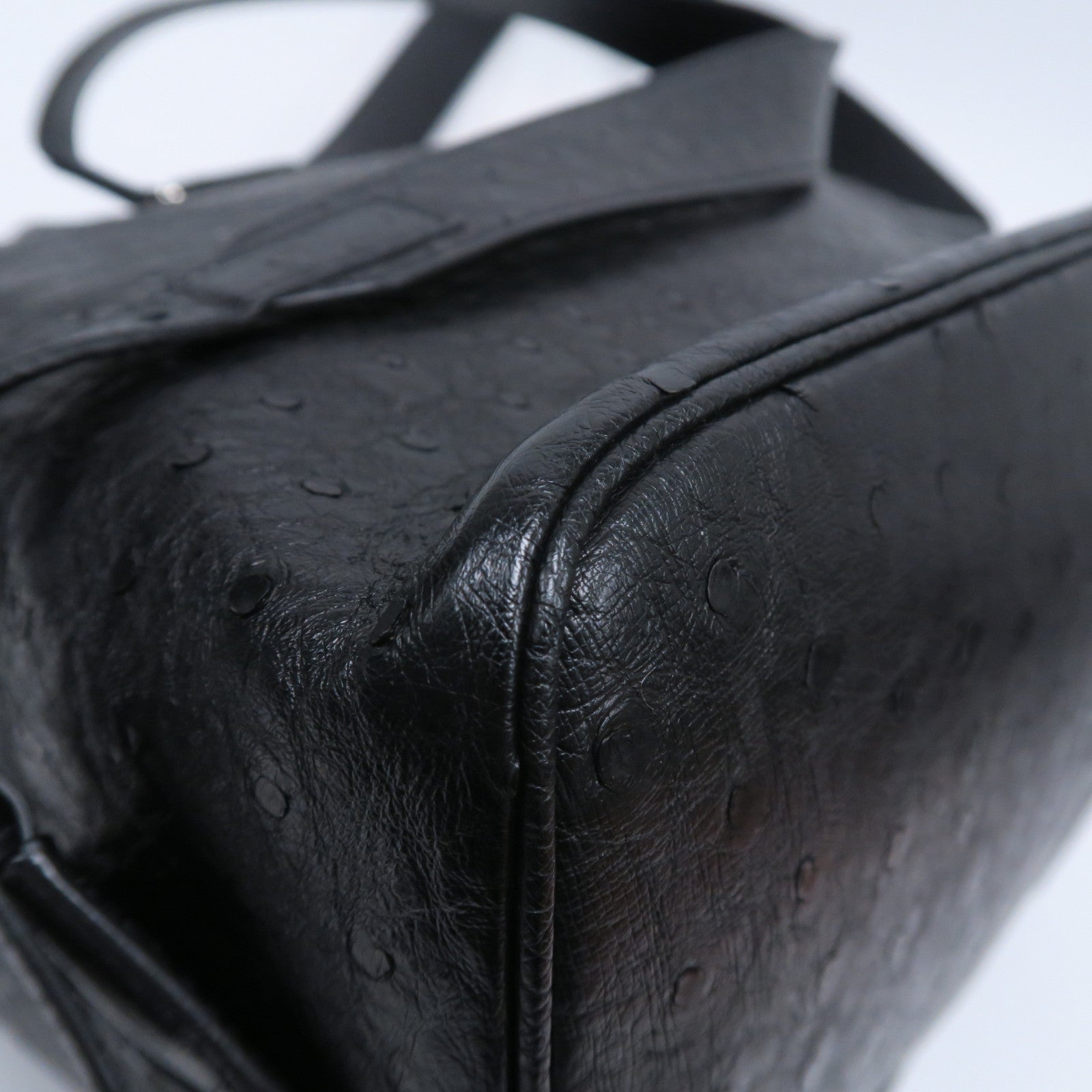 PRADA Ostrich皮革Backpack銀扣背包黑色