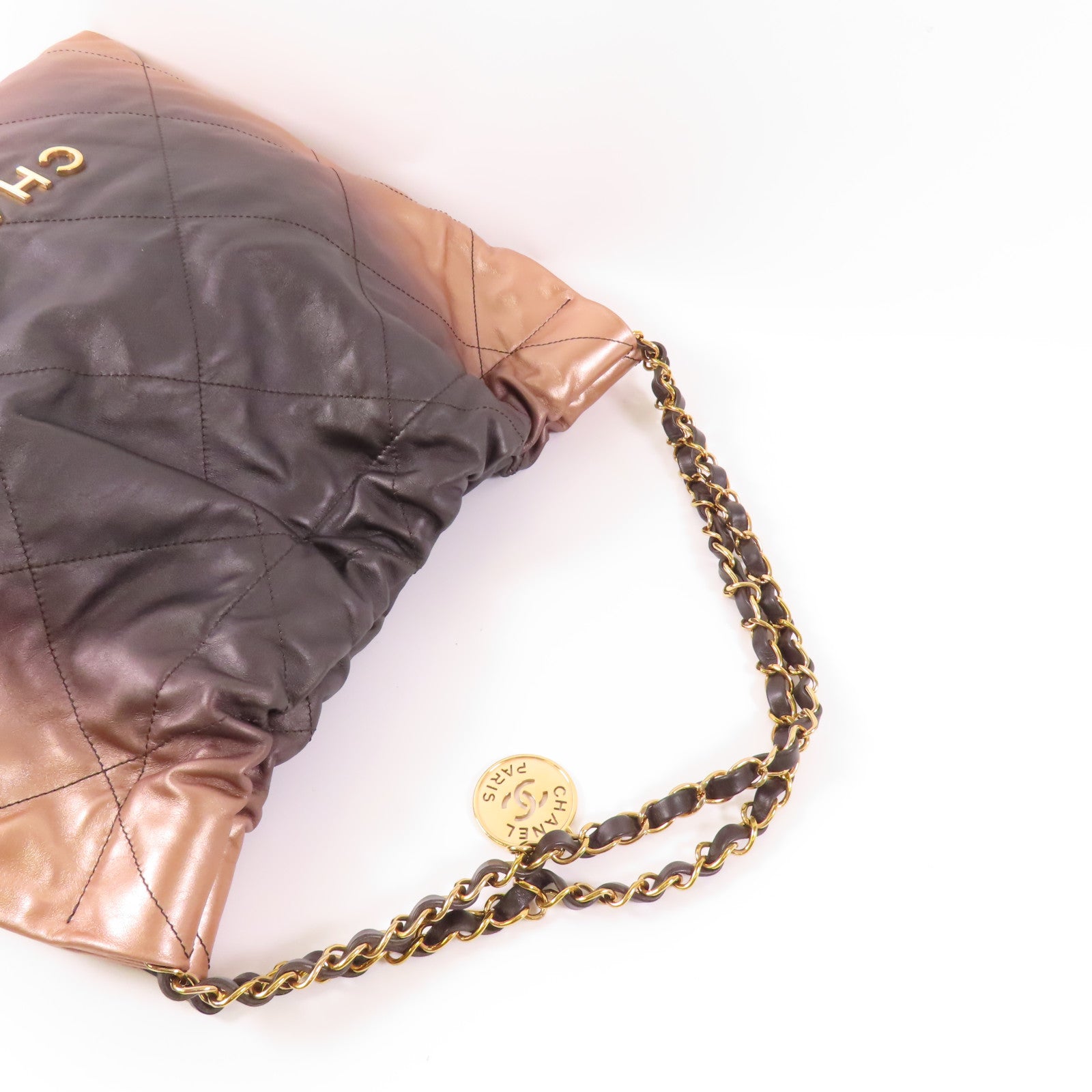 CHANEL 牛皮皮革Chanel 22金扣肩背袋