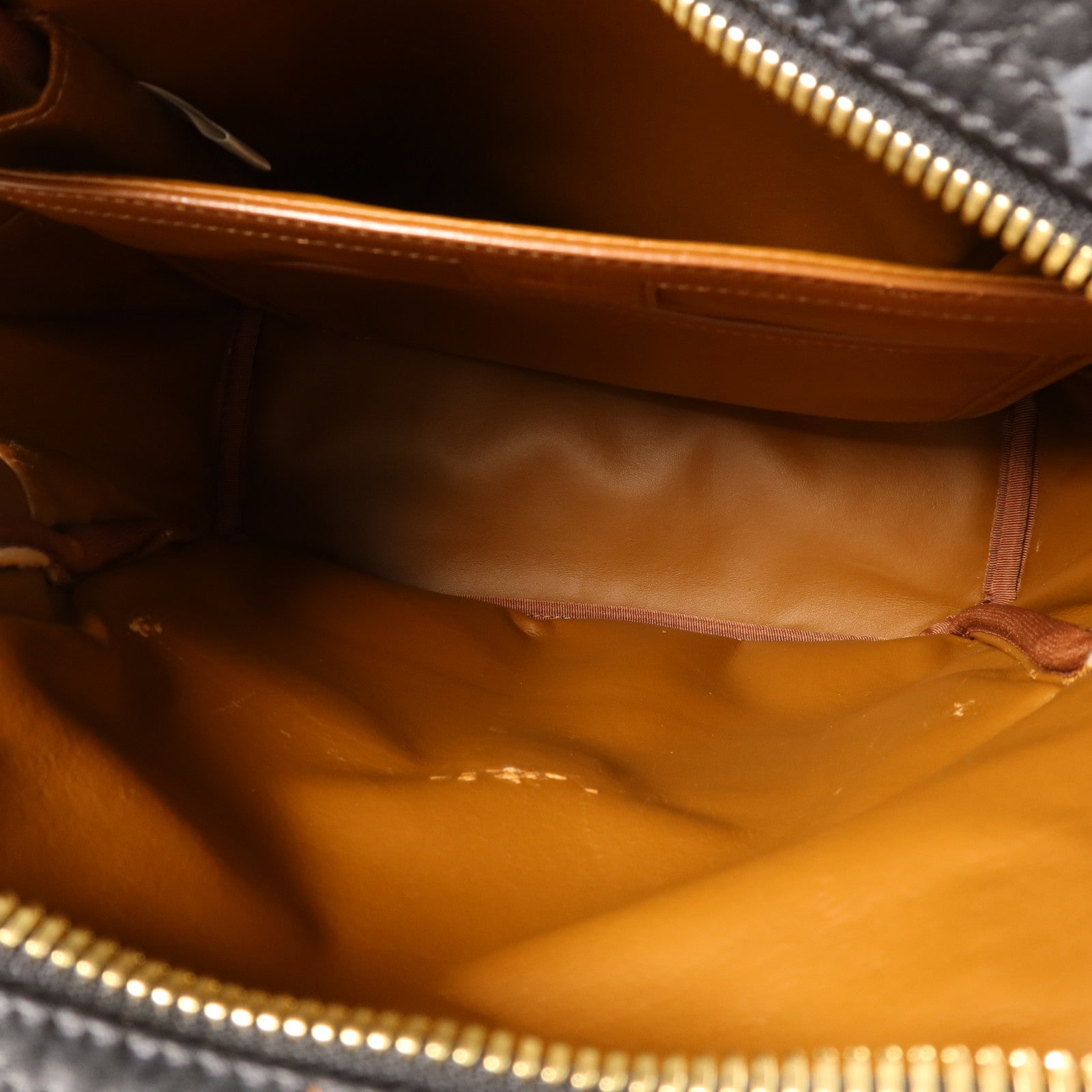 MCM 牛皮皮革Backpack金扣背包