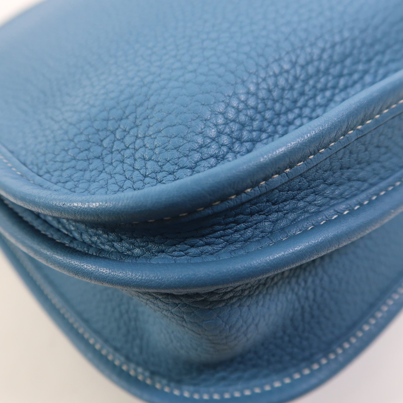 HERMES Clemence皮革Evelyne PM銀扣肩背袋Bleu Jean