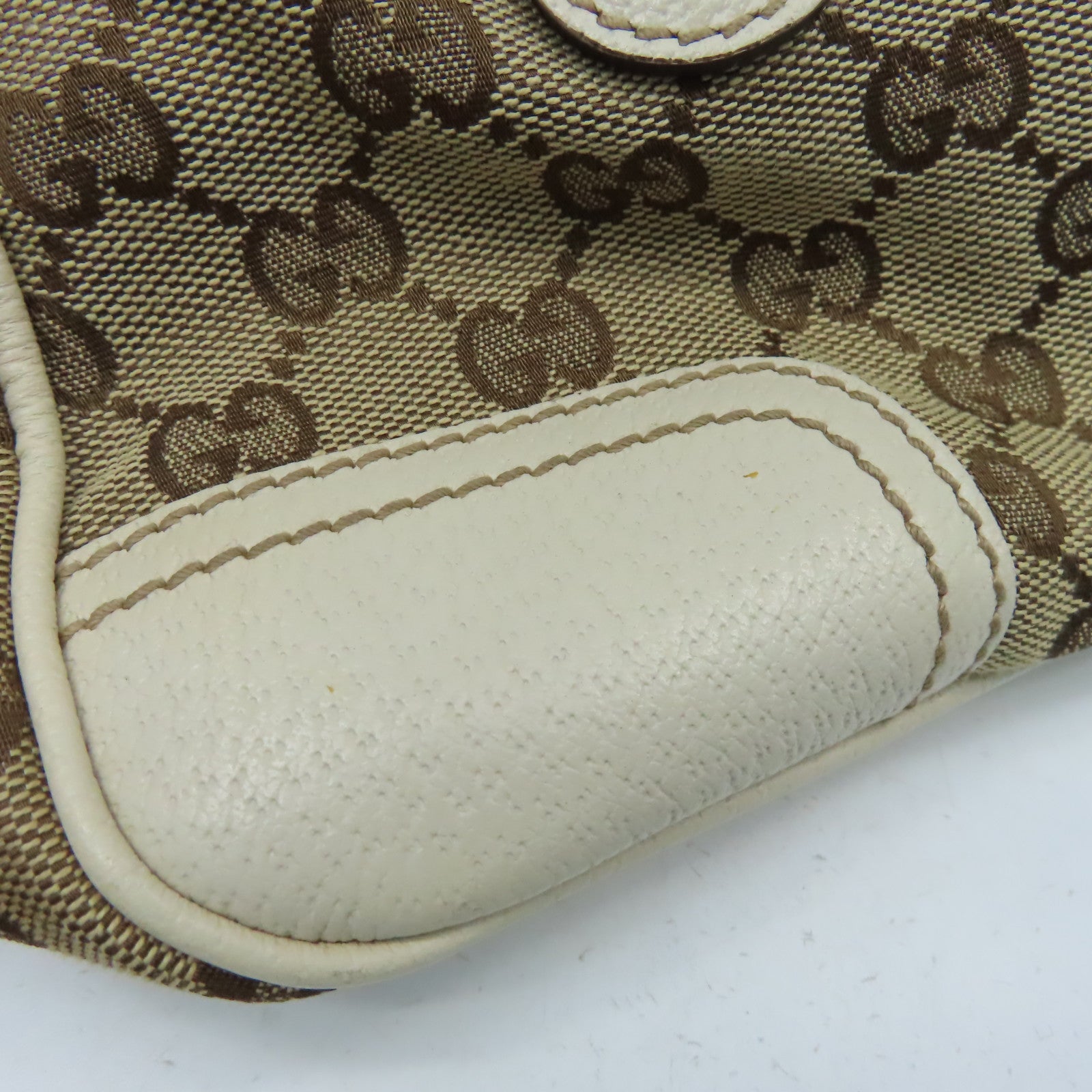 GUCCI 帆布Shoulder Bag金扣肩背袋米色