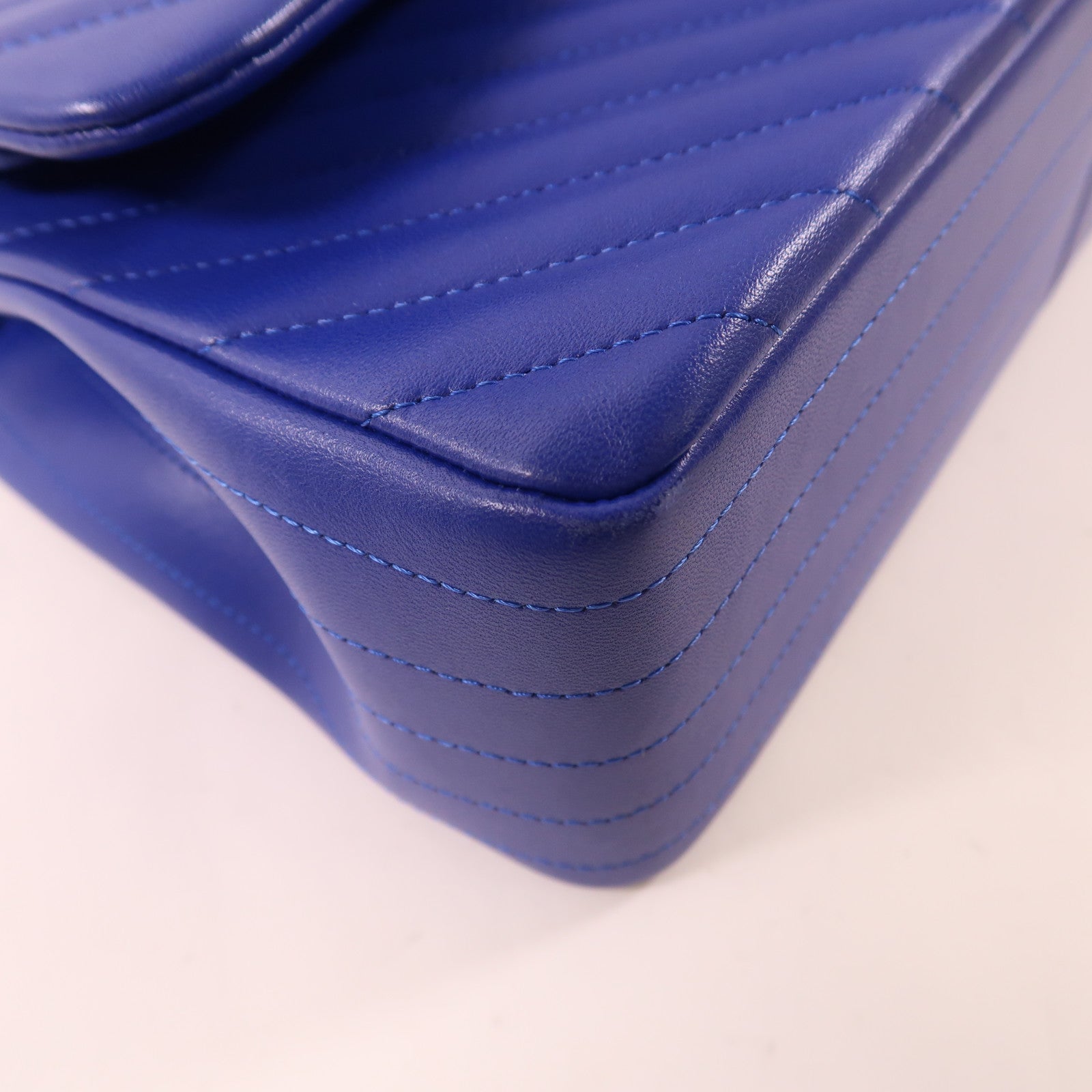 CHANEL 牛皮皮革Large Classic金扣鏈帶肩背袋